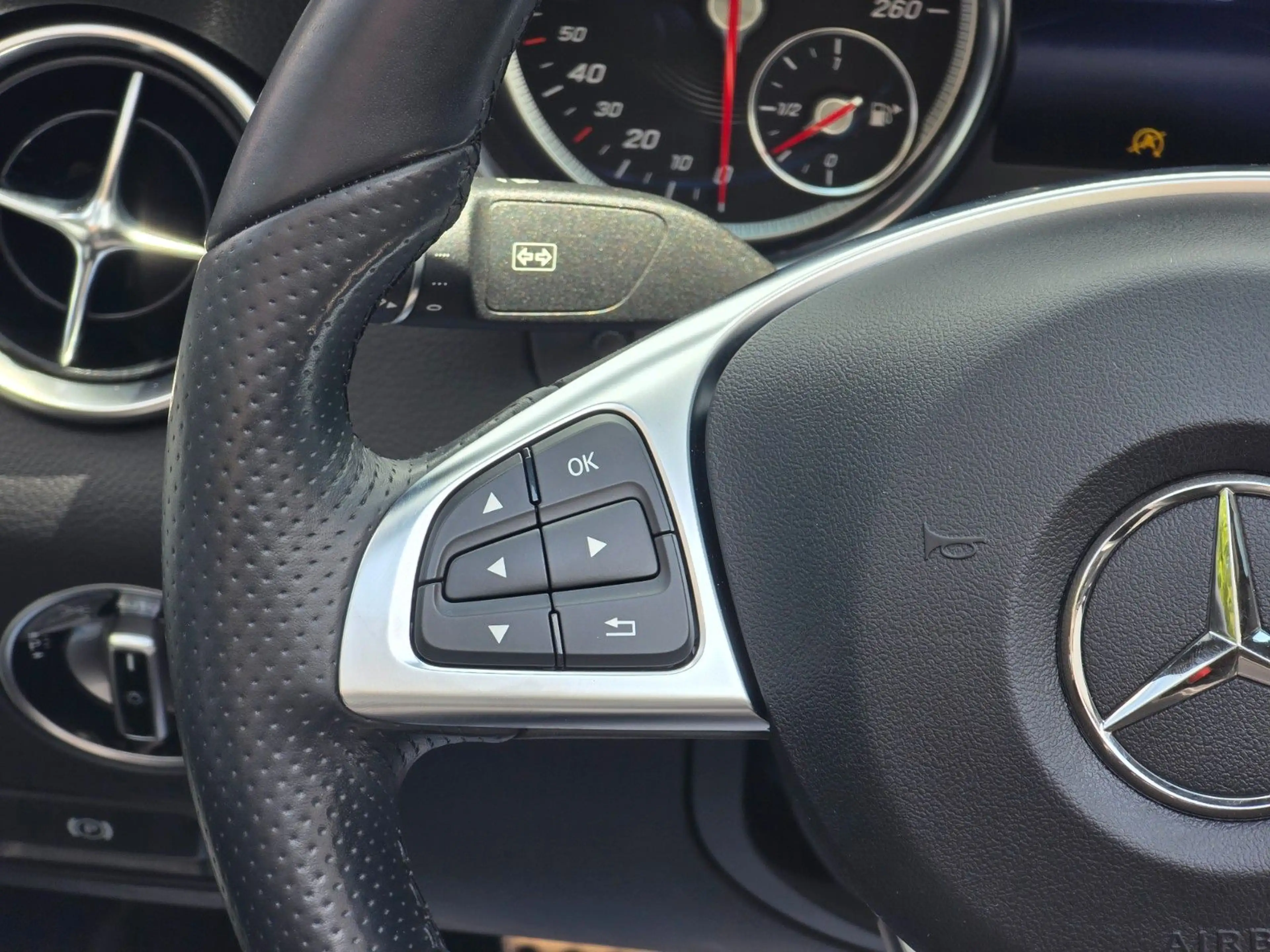 Mercedes-Benz SLC 180 Roadster *LED*Leder*Navi*SHZ*Gepflegt — photo 26