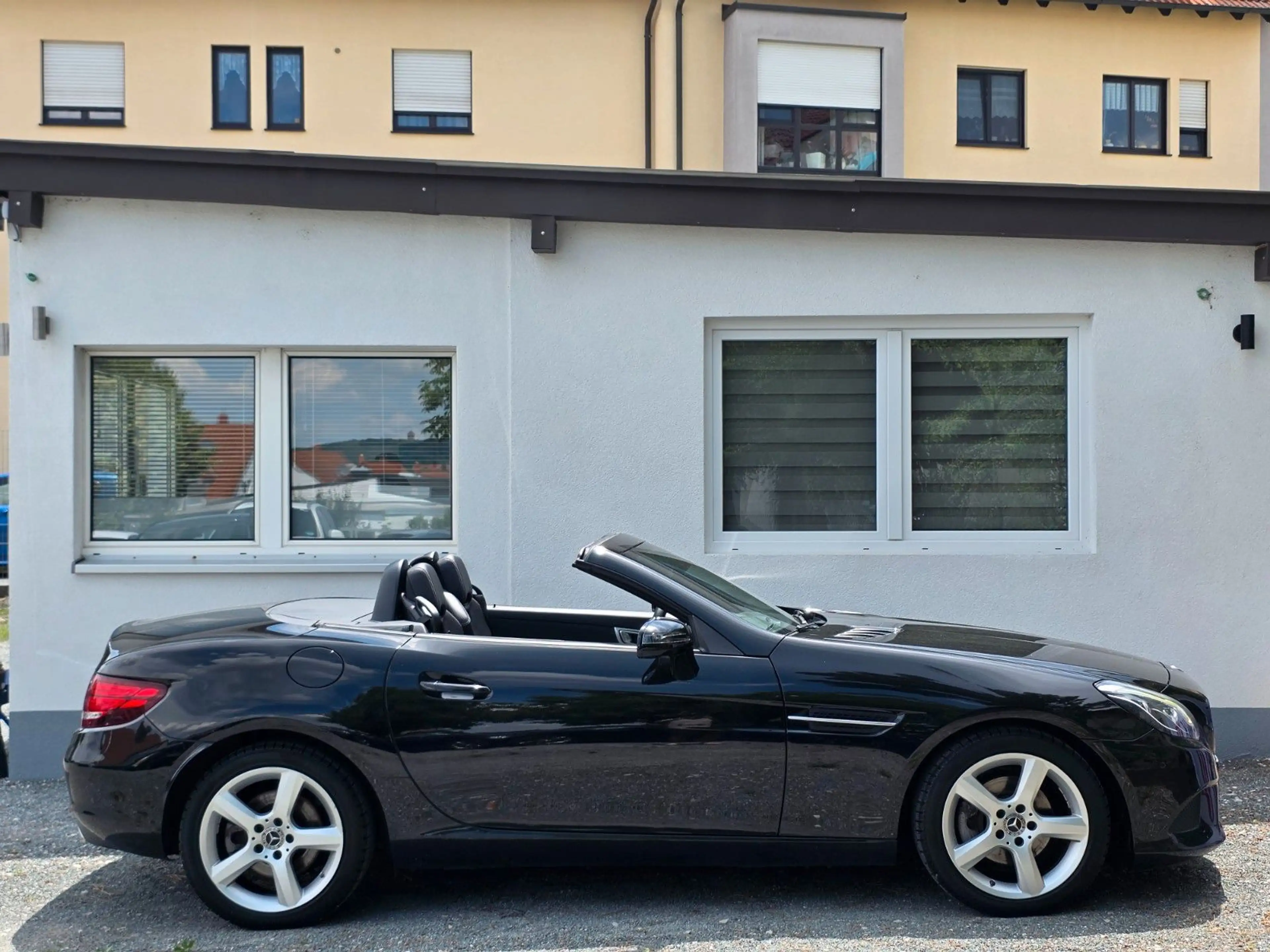 Mercedes-Benz SLC 180 Roadster *LED*Leder*Navi*SHZ*Gepflegt — photo 14