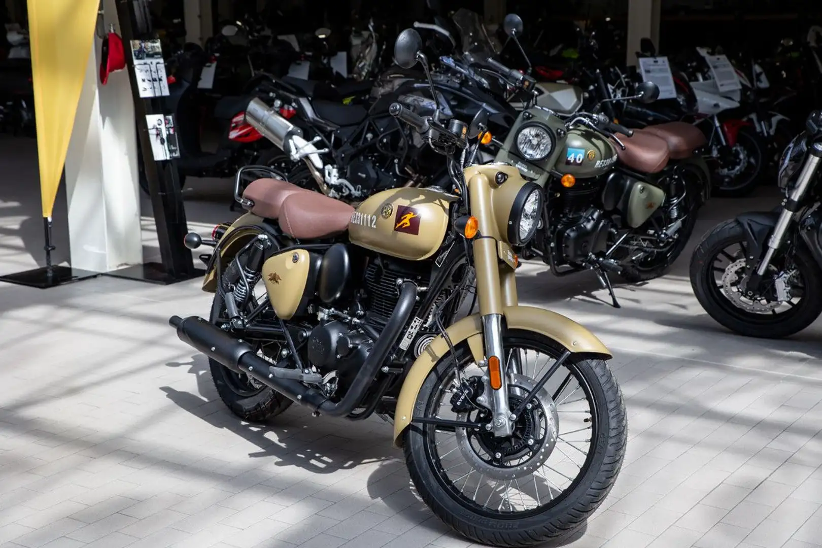 Royal Enfield Classic 350 sofort lieferbar Beige - 2