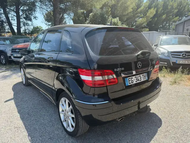Mercedes-Benz B-Class view 3