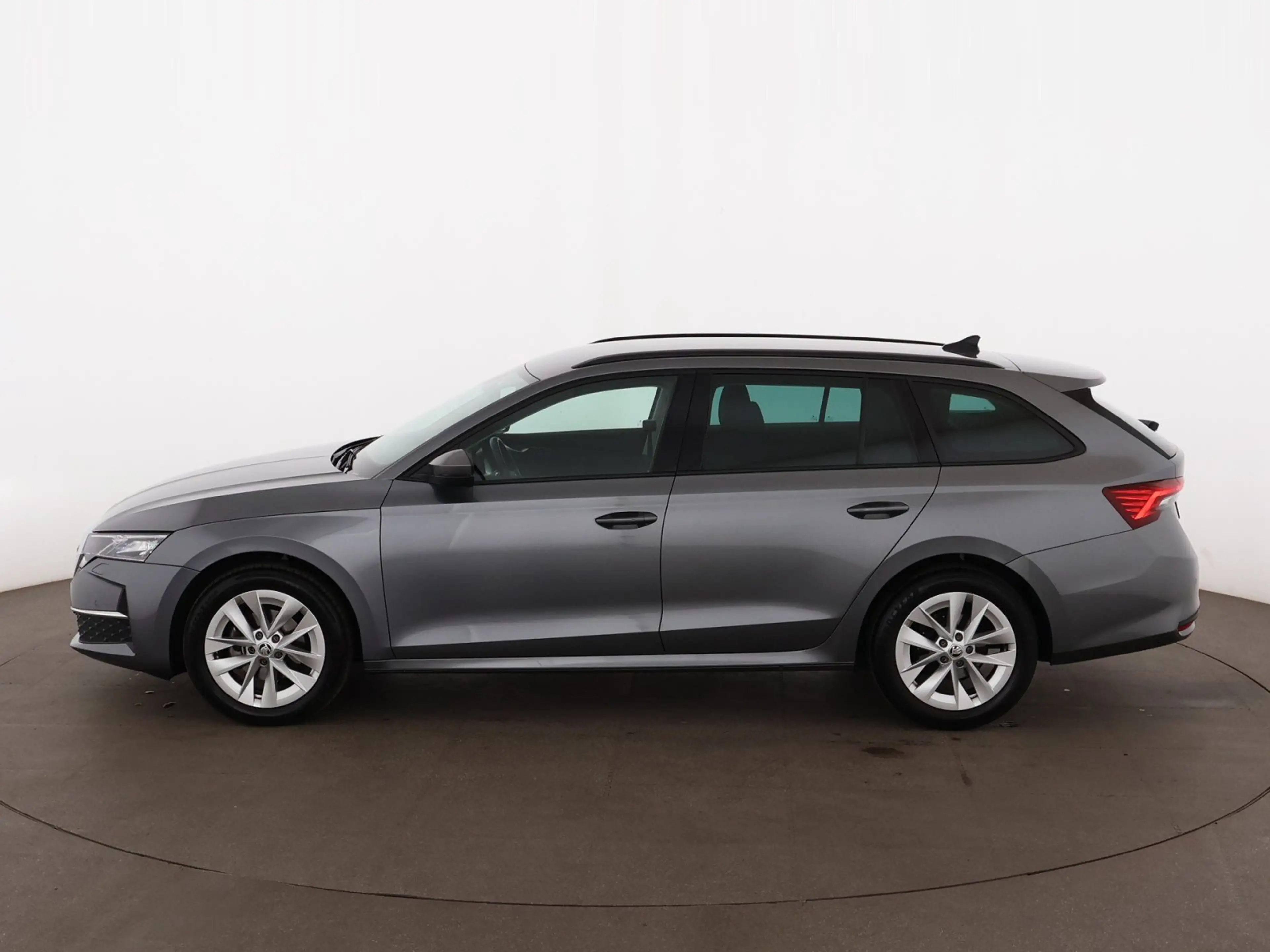 Skoda Octavia Combi 2.0 TDI Selection Aut MATRIX AHK — photo 7