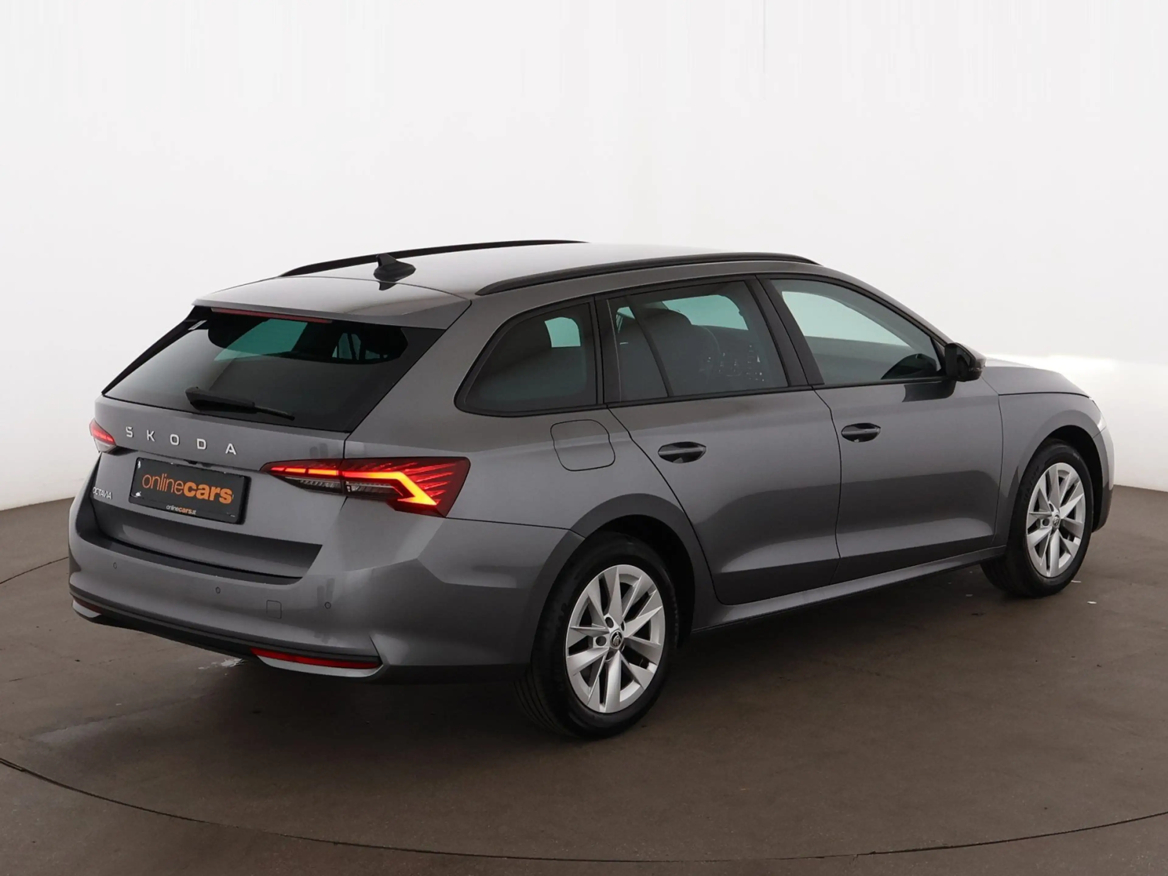 Skoda Octavia Combi 2.0 TDI Selection Aut MATRIX AHK — photo 10