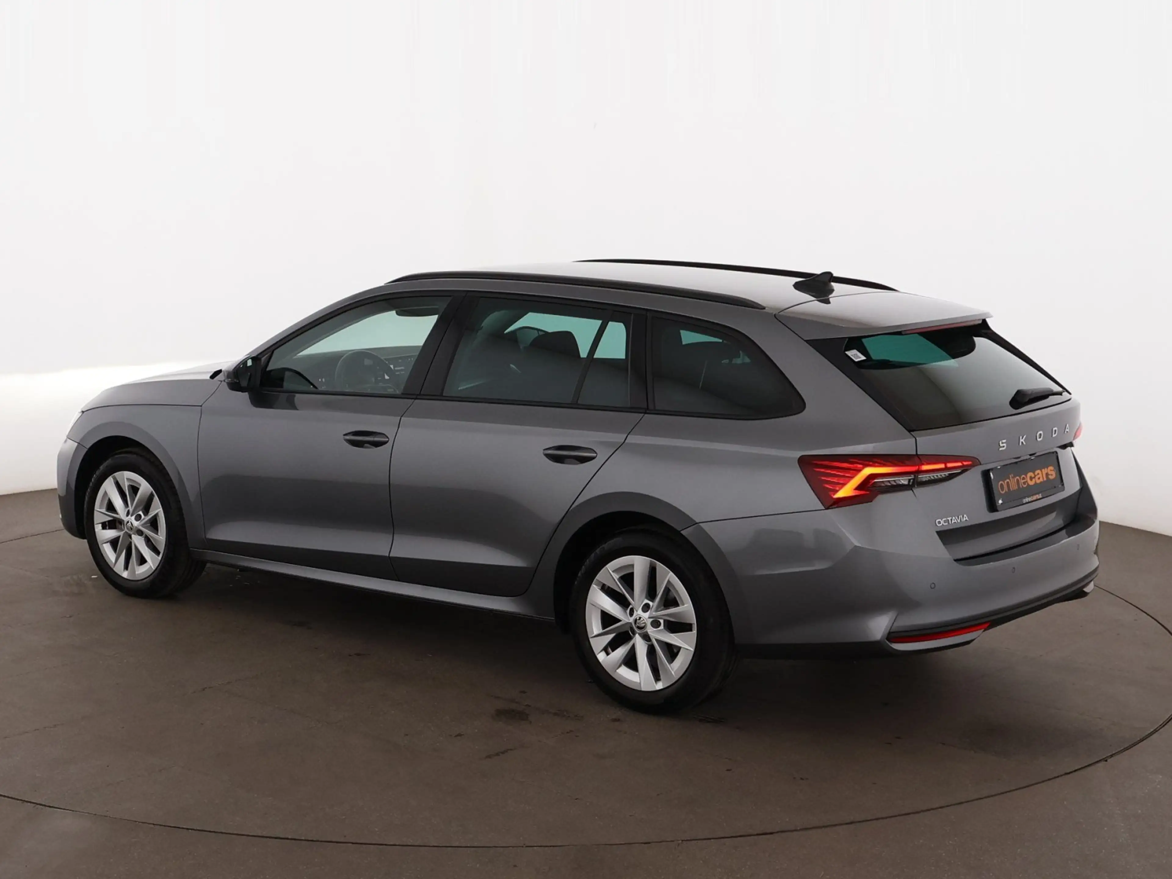 Skoda Octavia Combi 2.0 TDI Selection Aut MATRIX AHK — photo 8