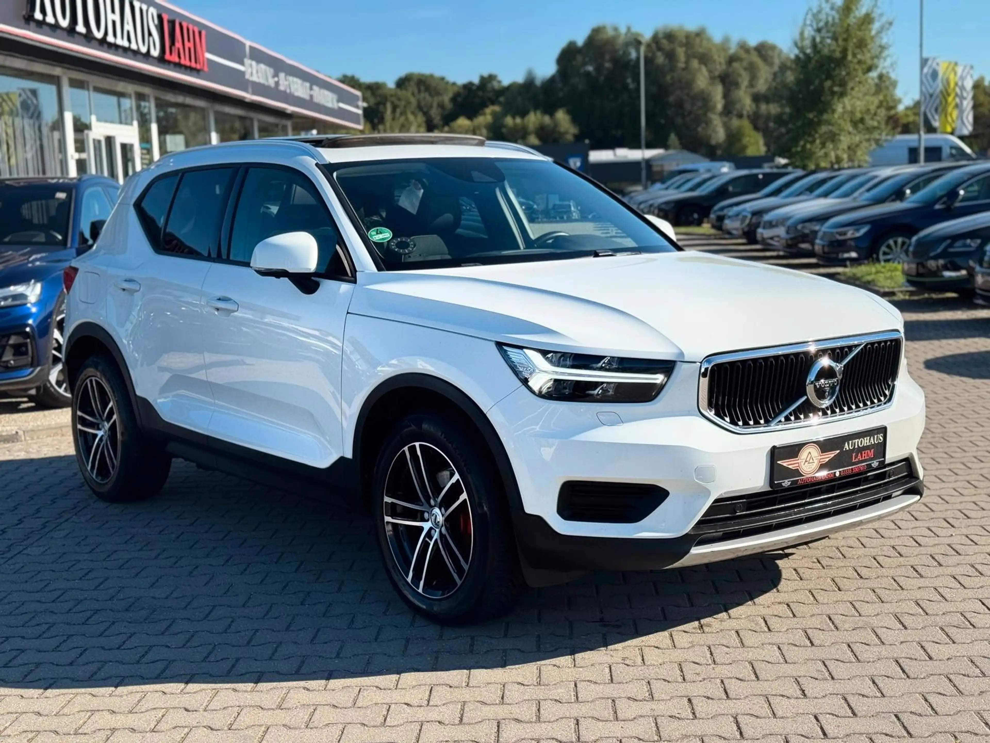 Volvo XC40 Momentum 2WD*360°KAMERA*DAB*PANO*AHK*SPUHAL — photo 3