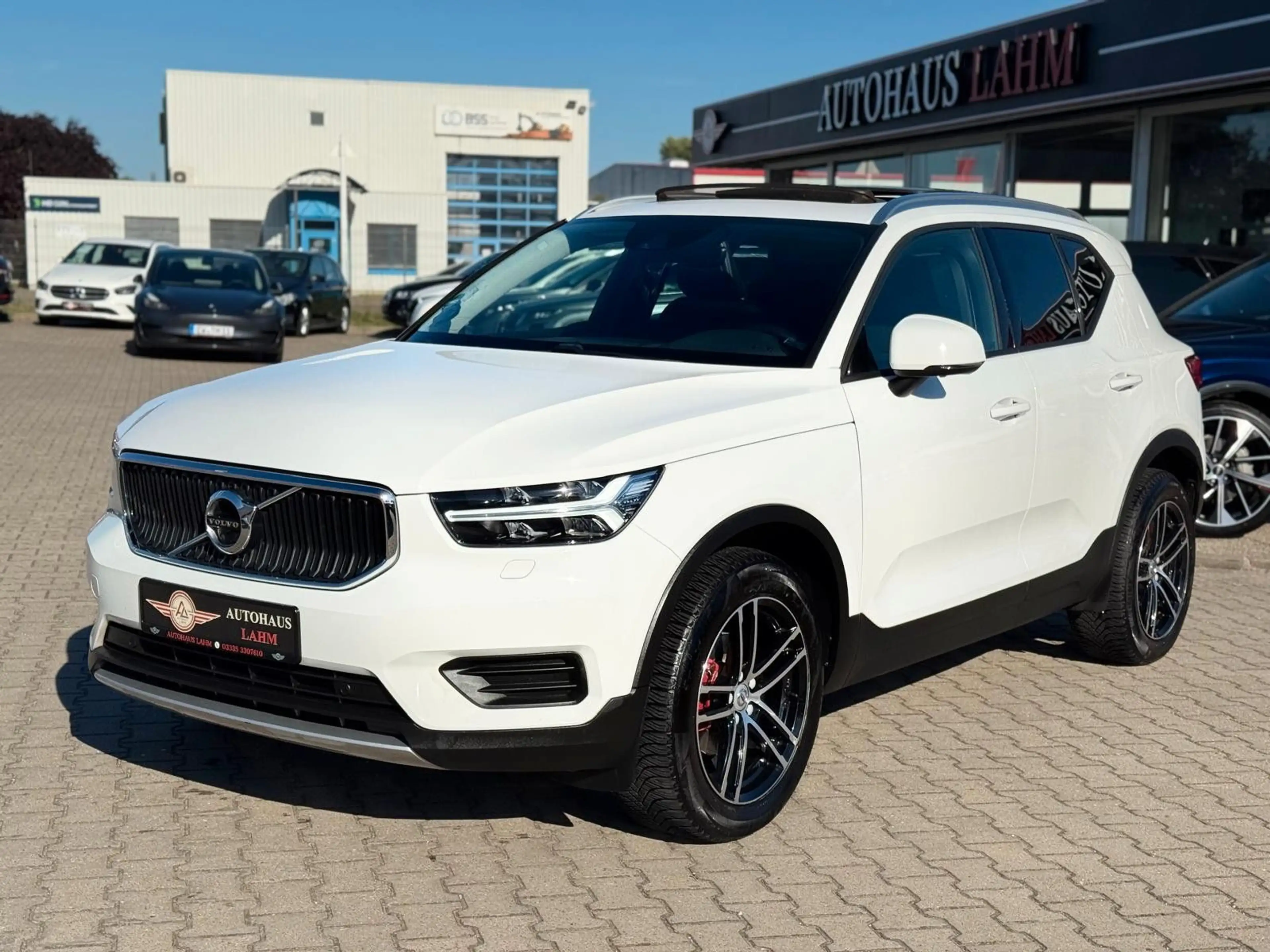 Volvo XC40 Momentum 2WD*360°KAMERA*DAB*PANO*AHK*SPUHAL — photo 2