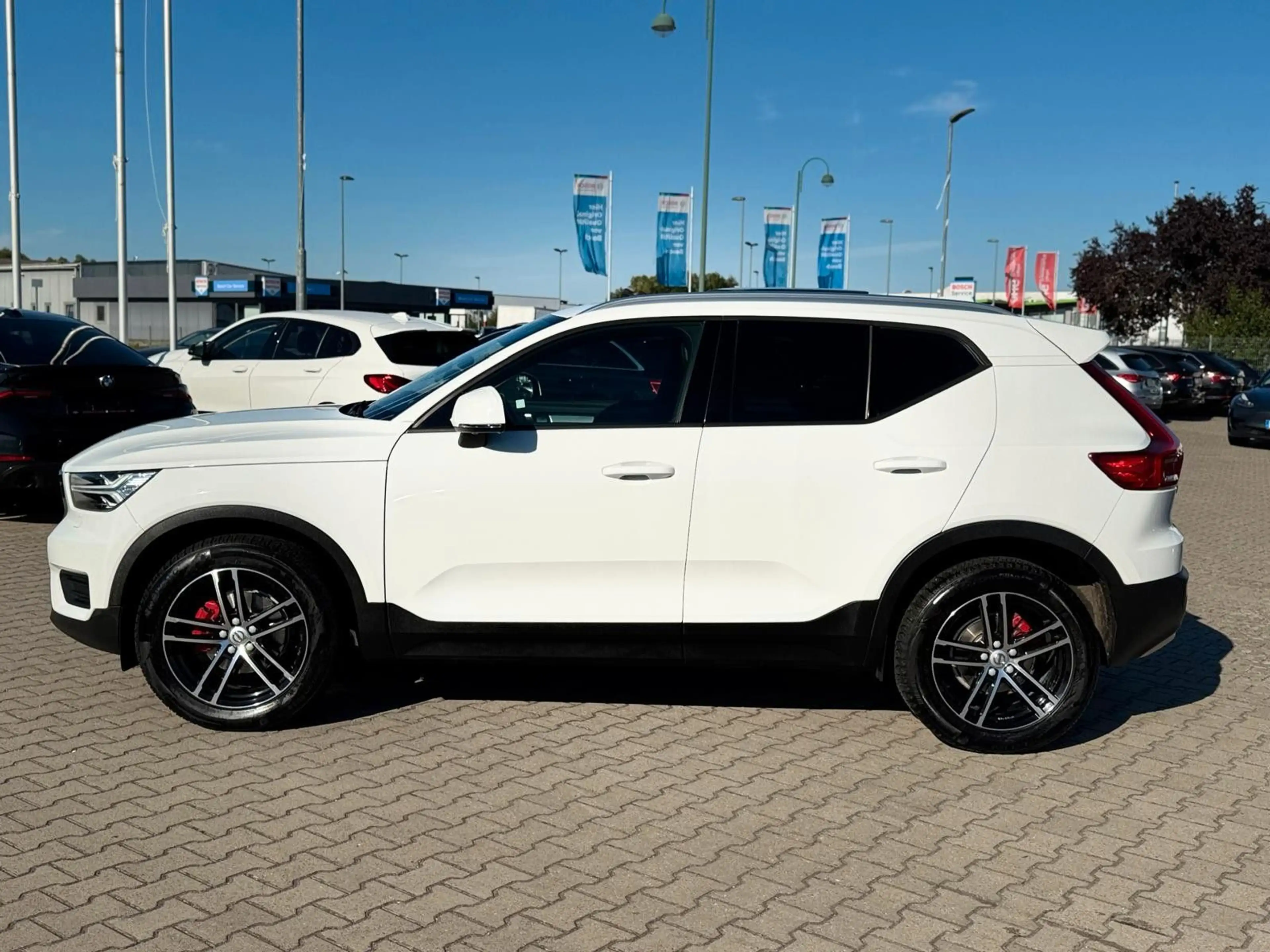 Volvo XC40 Momentum 2WD*360°KAMERA*DAB*PANO*AHK*SPUHAL — photo 10