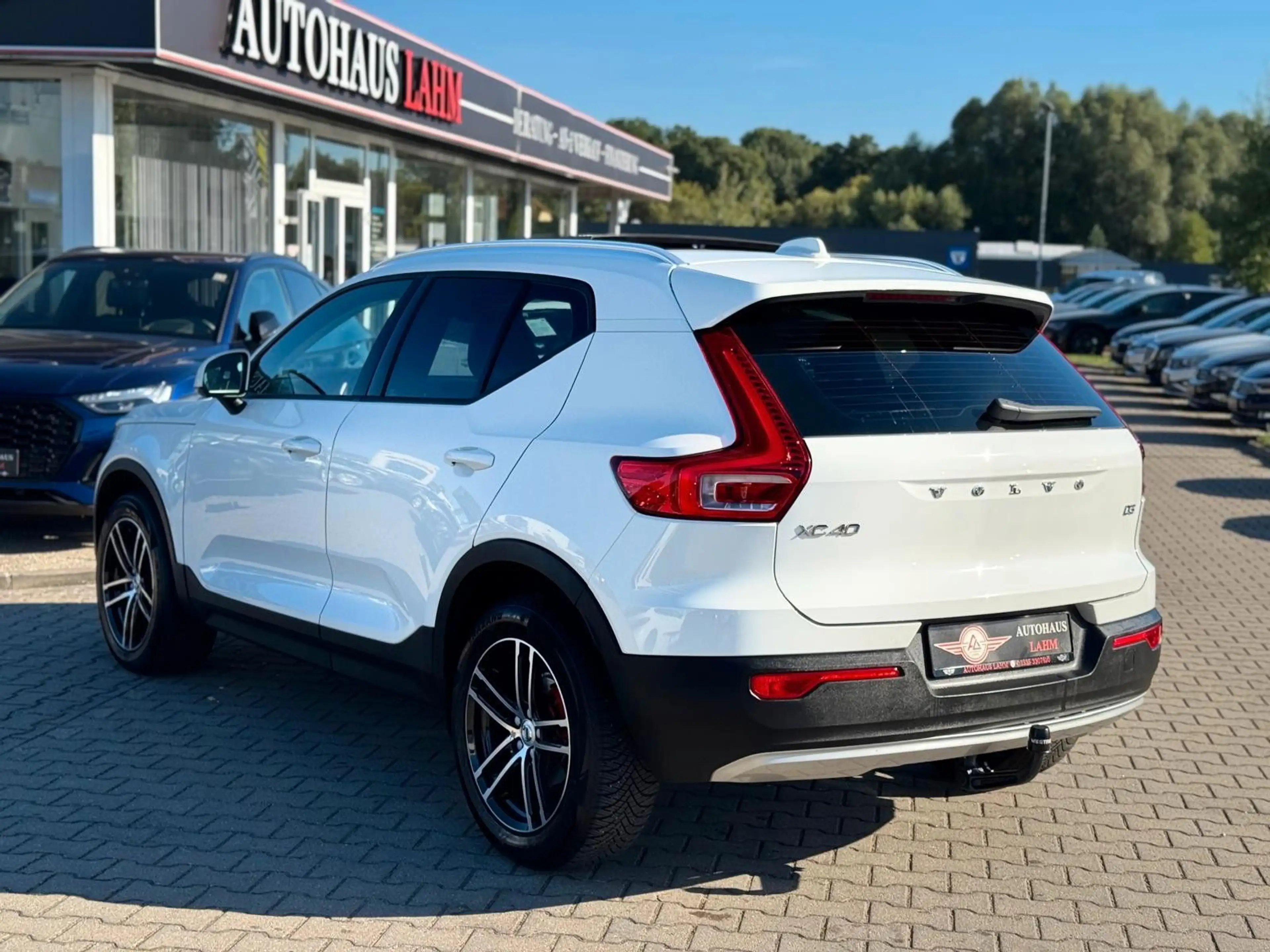 Volvo XC40 Momentum 2WD*360°KAMERA*DAB*PANO*AHK*SPUHAL — photo 6