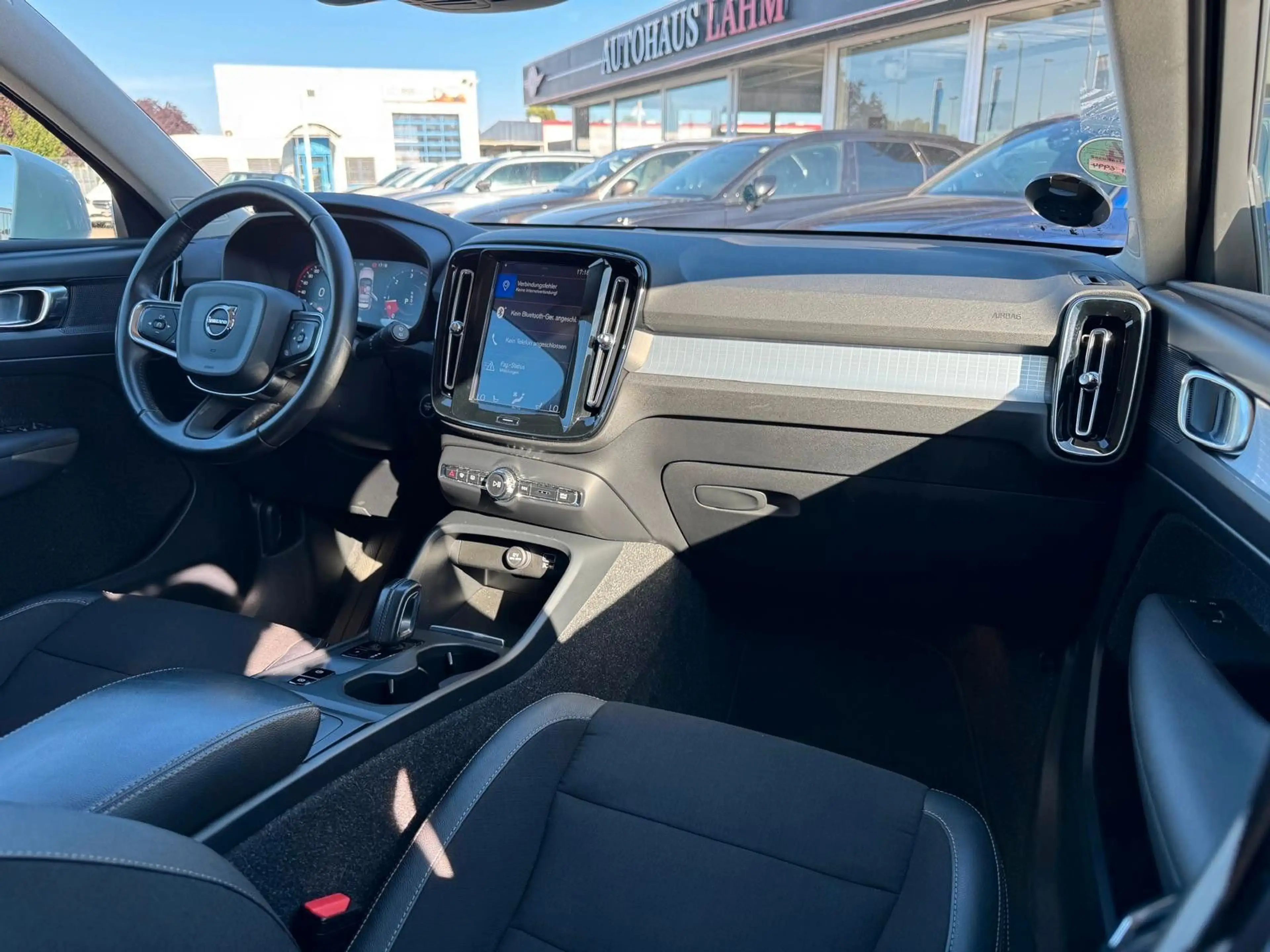 Volvo XC40 Momentum 2WD*360°KAMERA*DAB*PANO*AHK*SPUHAL — photo 13