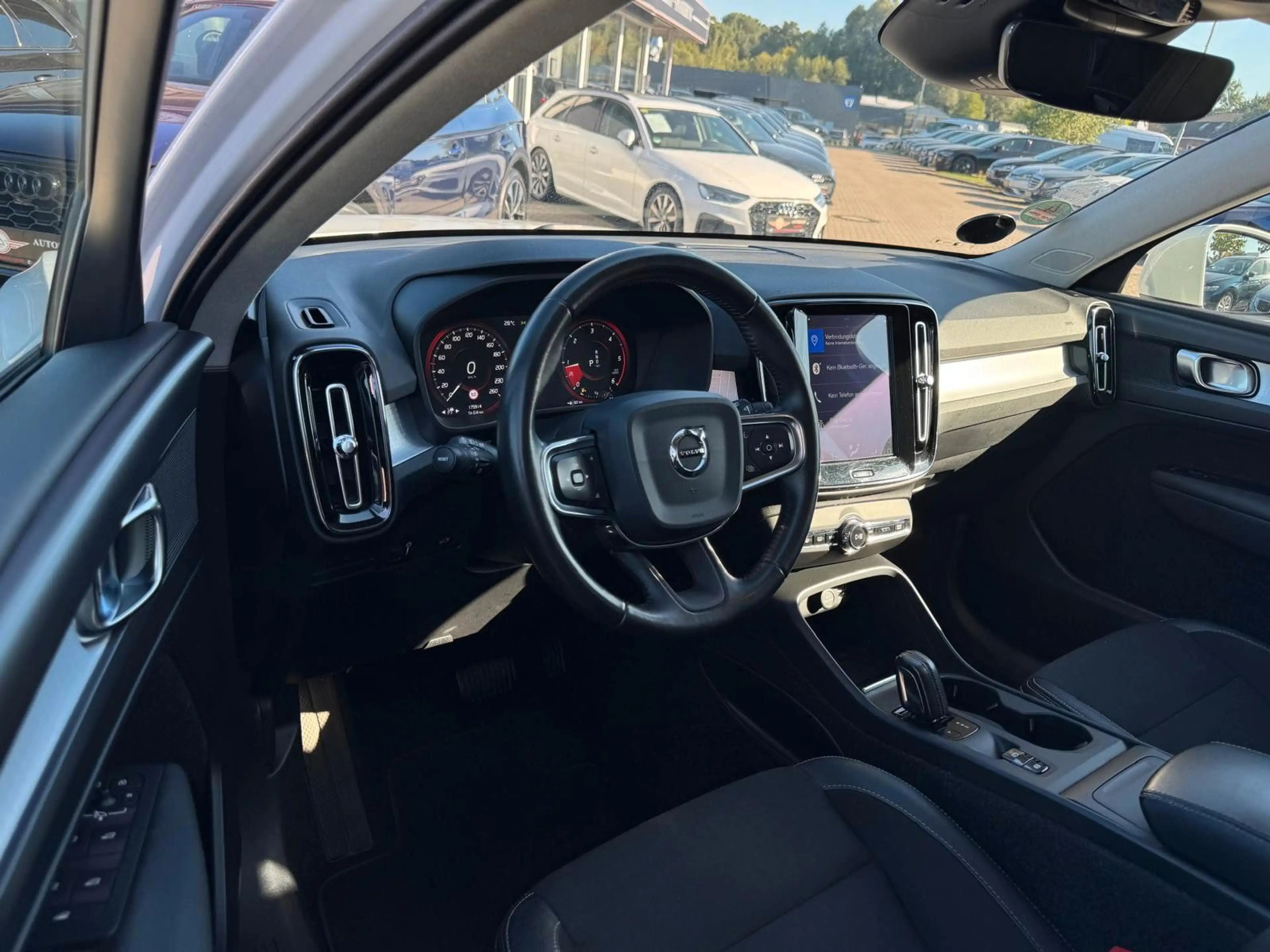 Volvo XC40 Momentum 2WD*360°KAMERA*DAB*PANO*AHK*SPUHAL — photo 15
