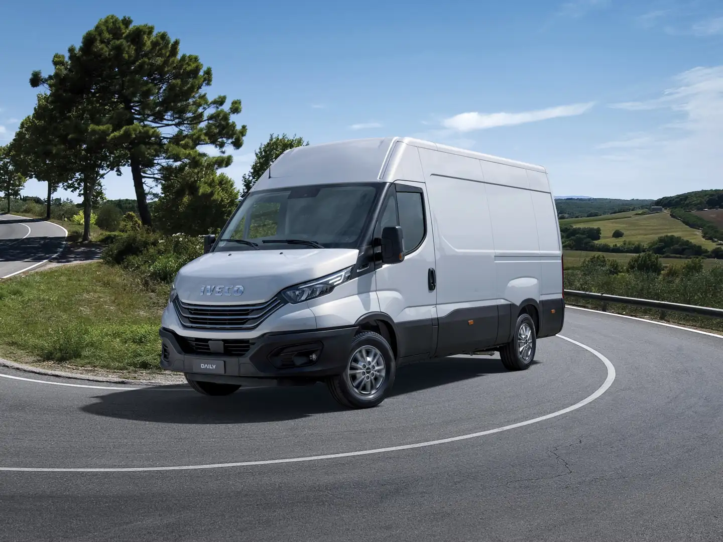 Iveco Daily L2H2 € 33.250,- NETTO 10.8m³ Klima Bluetooth Weiß - 1