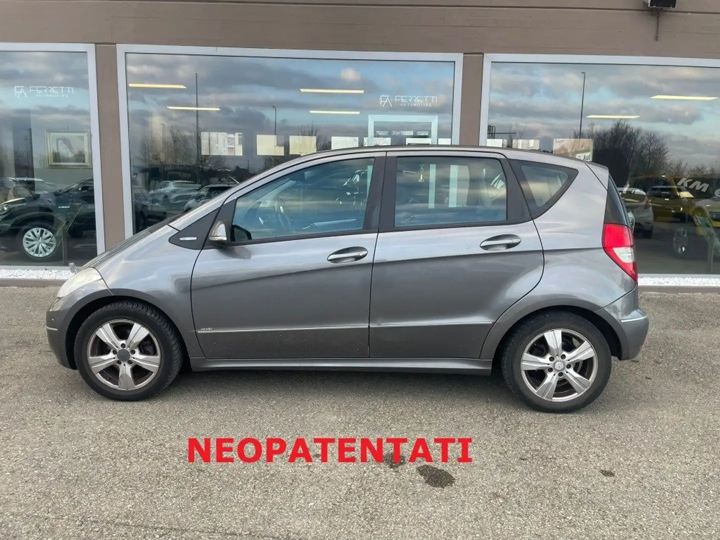 Mercedes-Benz A 160 BlueEFFICIENCY Premium Grigio - 1