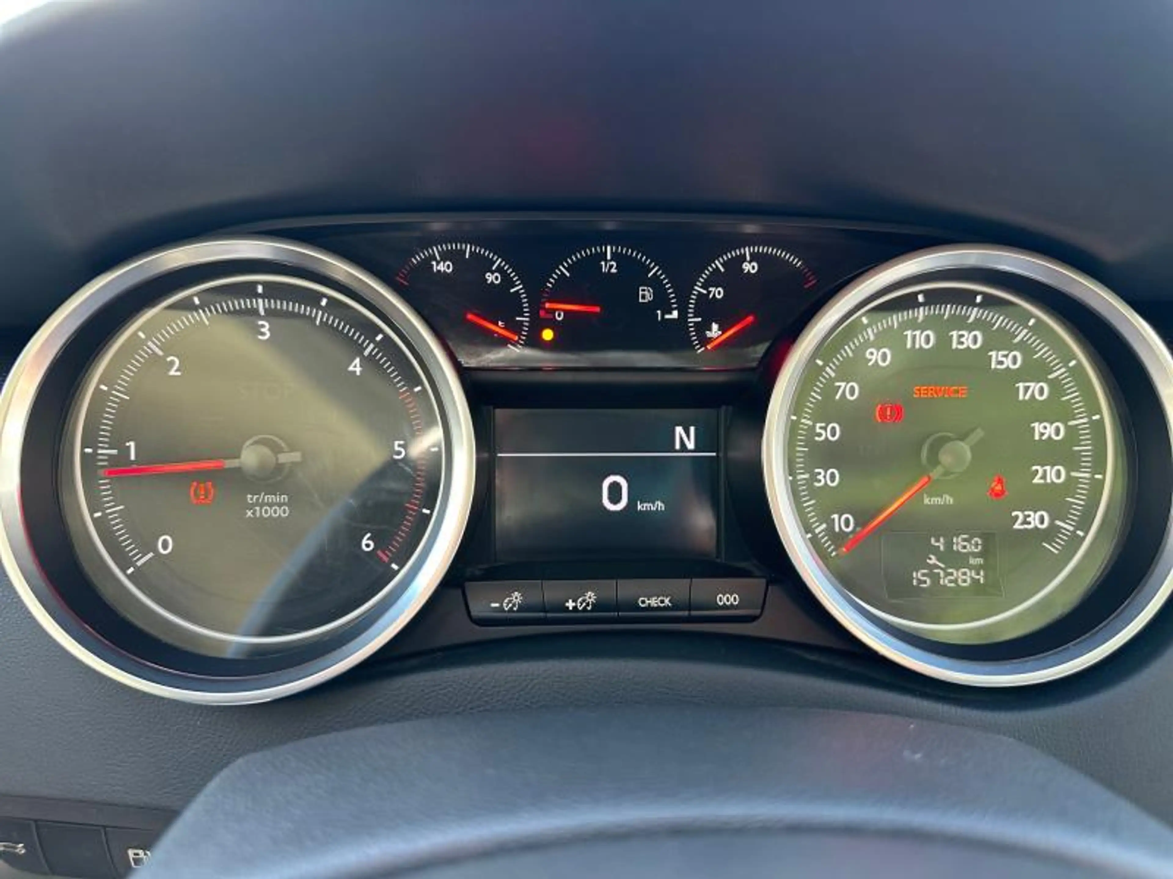Peugeot 508 1.6 HDi 115cv Automatique break blanc 05/15 Airco — photo 13