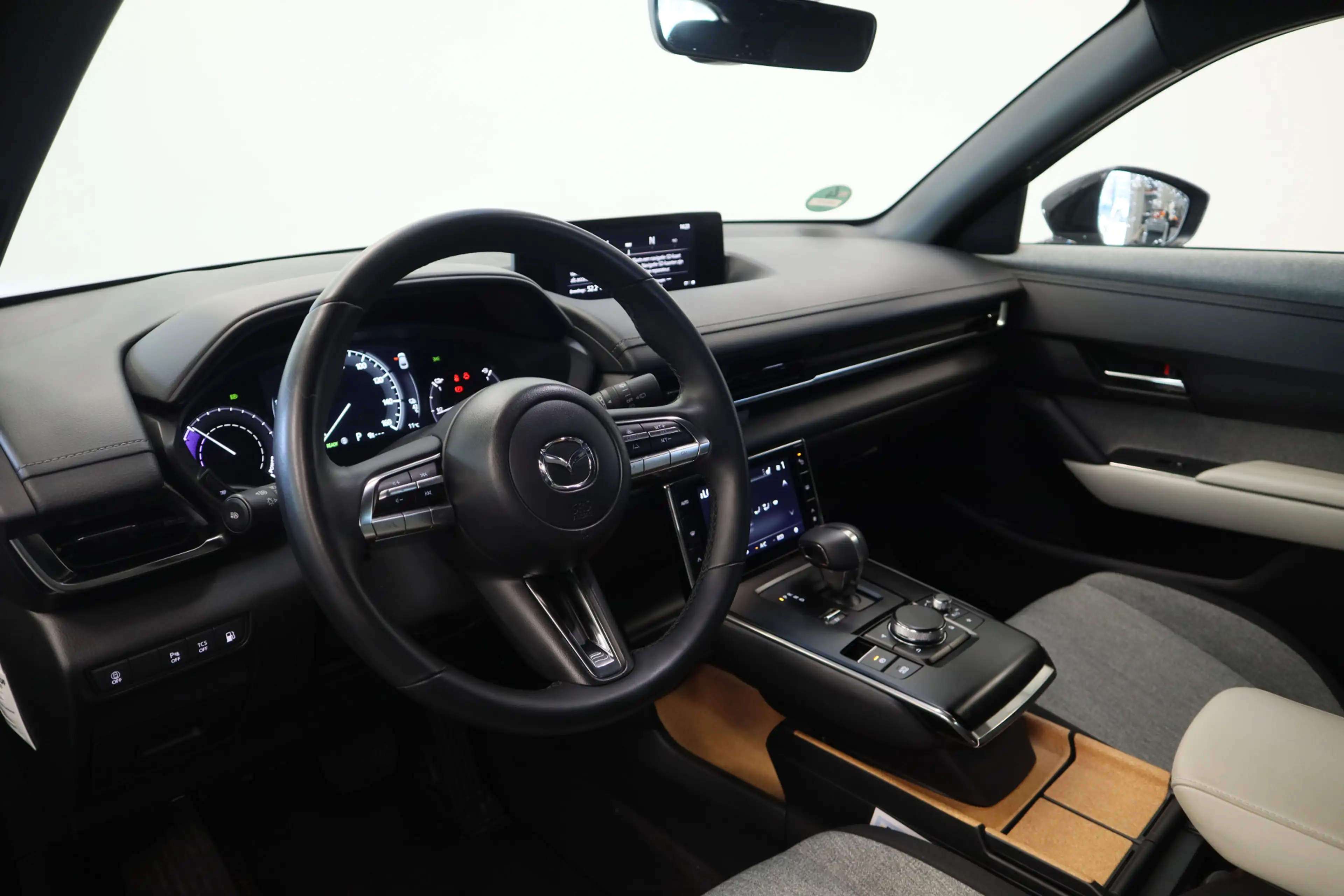 Mazda MX-30 e-SkyActiv R-EV 170 Exclusive-line LED ACC PDC Cam — photo 5