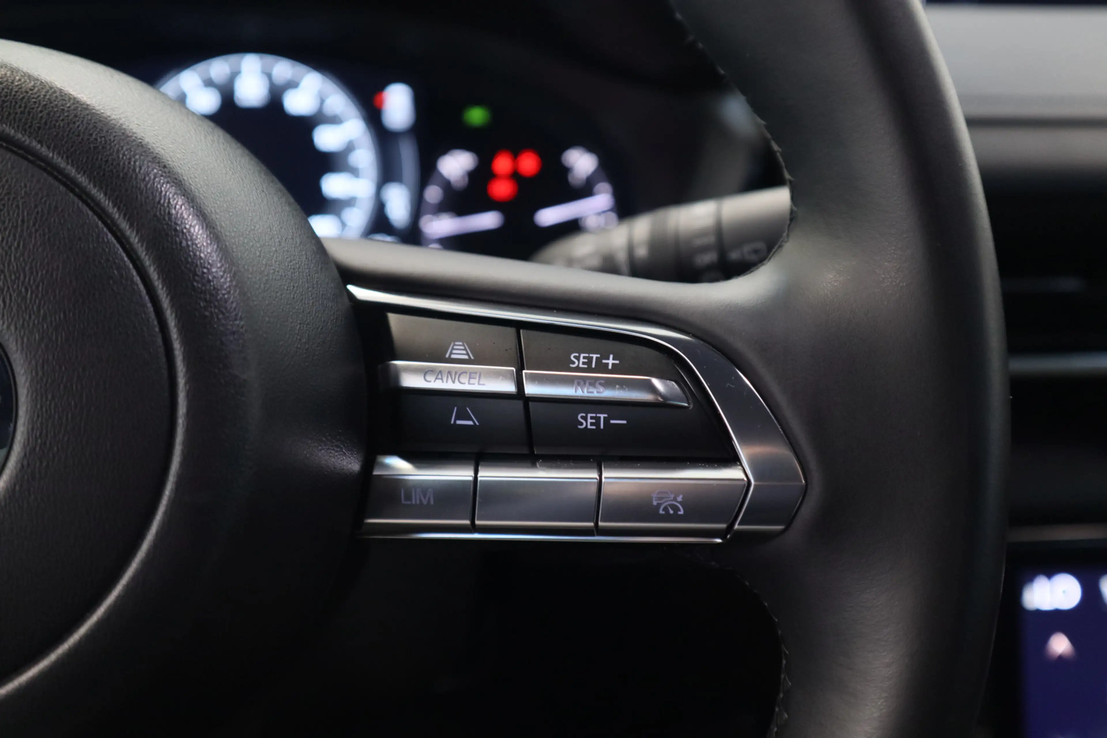 Mazda MX-30 e-SkyActiv R-EV 170 Exclusive-line LED ACC PDC Cam — photo 9