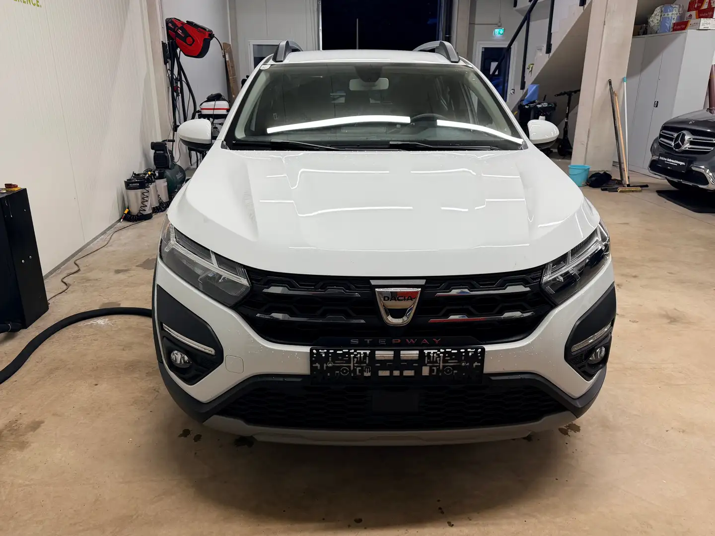Dacia Sandero Stepway Comfort | 1. Hand | Top Zustand | wenig KM Weiß - 2