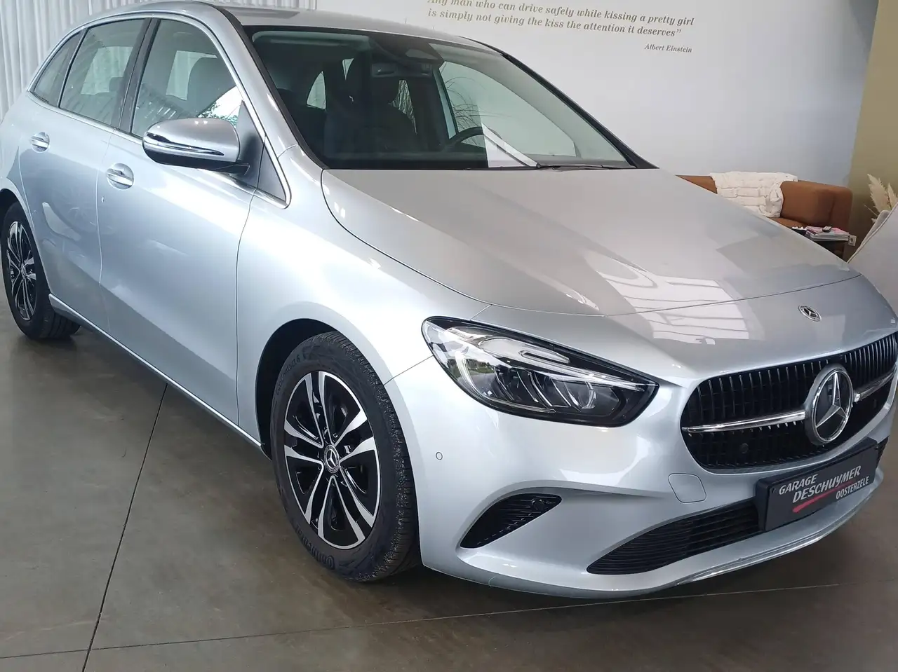 Mercedes-Benz B 180