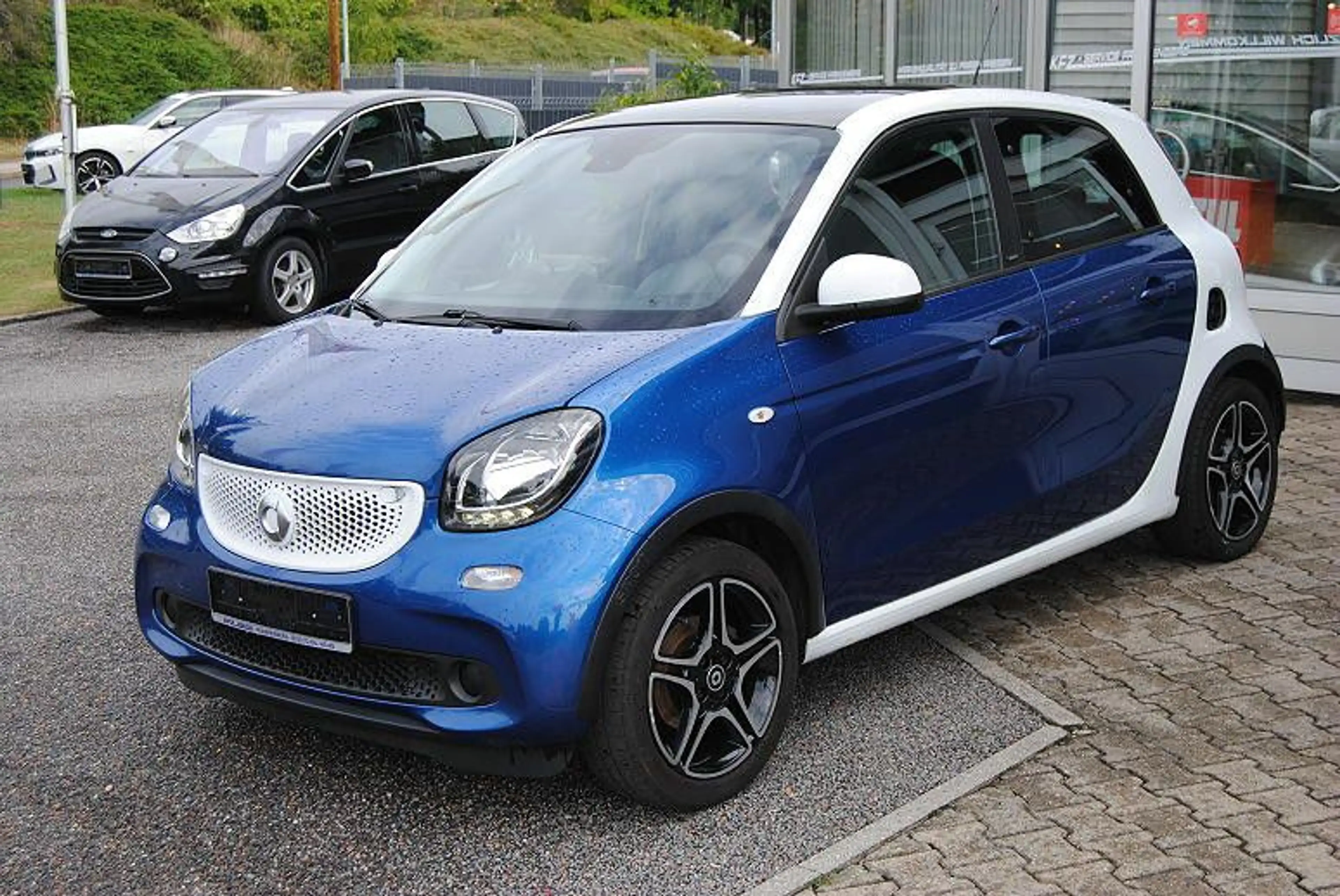 smart forFour 0.9 66kW passion.LED.Navi.Pano.PDC