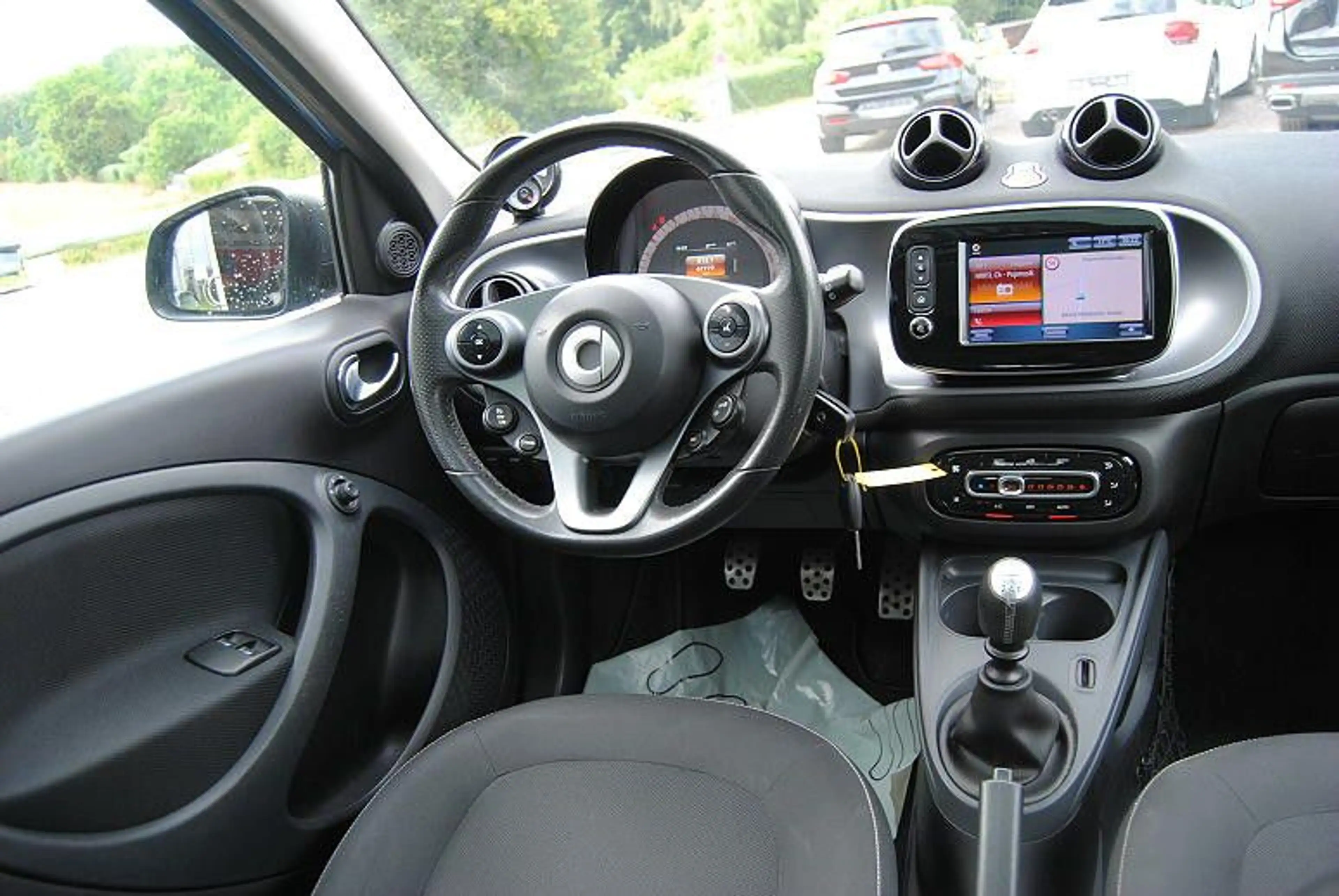 smart forFour 0.9 66kW passion.LED.Navi.Pano.PDC — photo 7