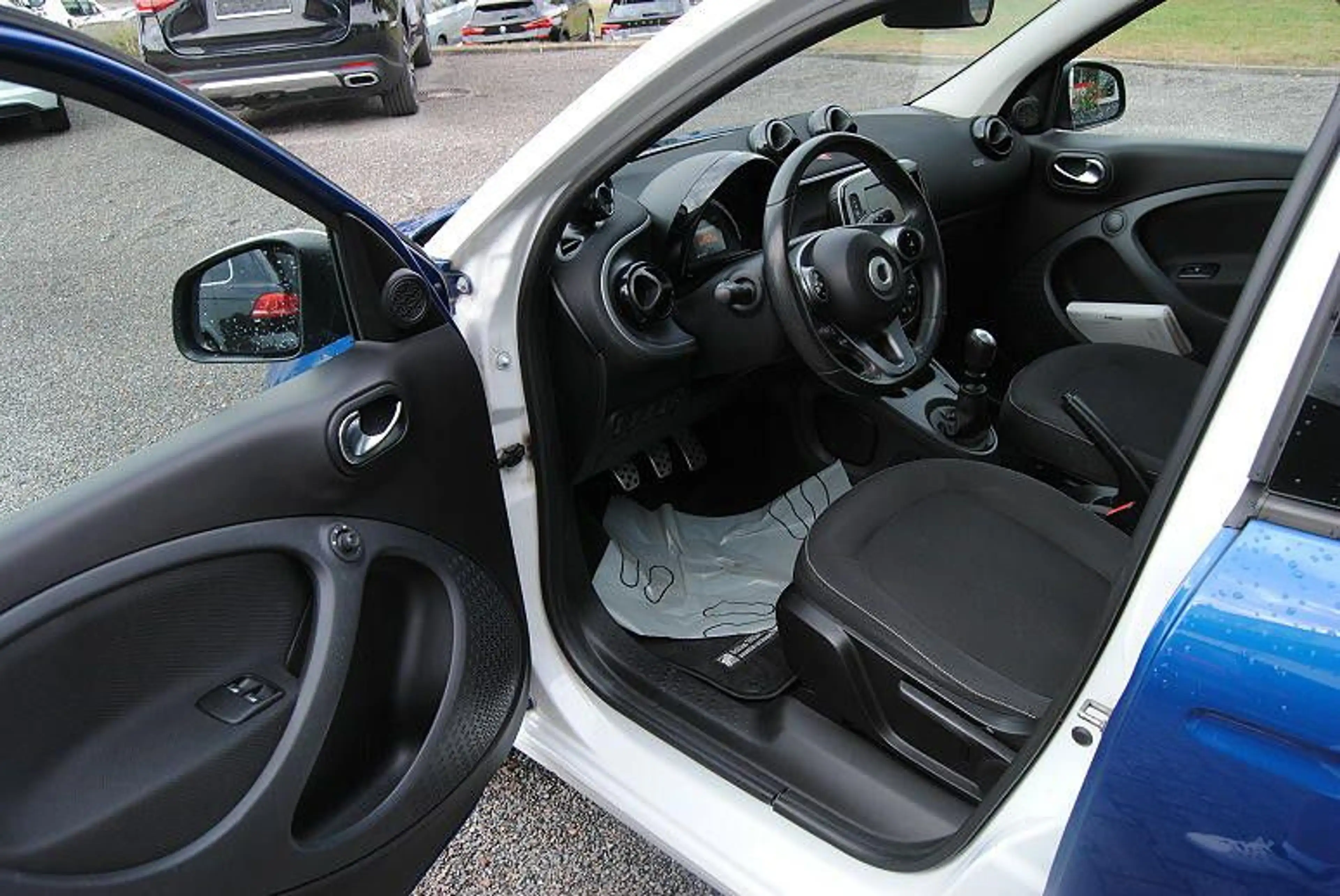 smart forFour 0.9 66kW passion.LED.Navi.Pano.PDC — photo 10