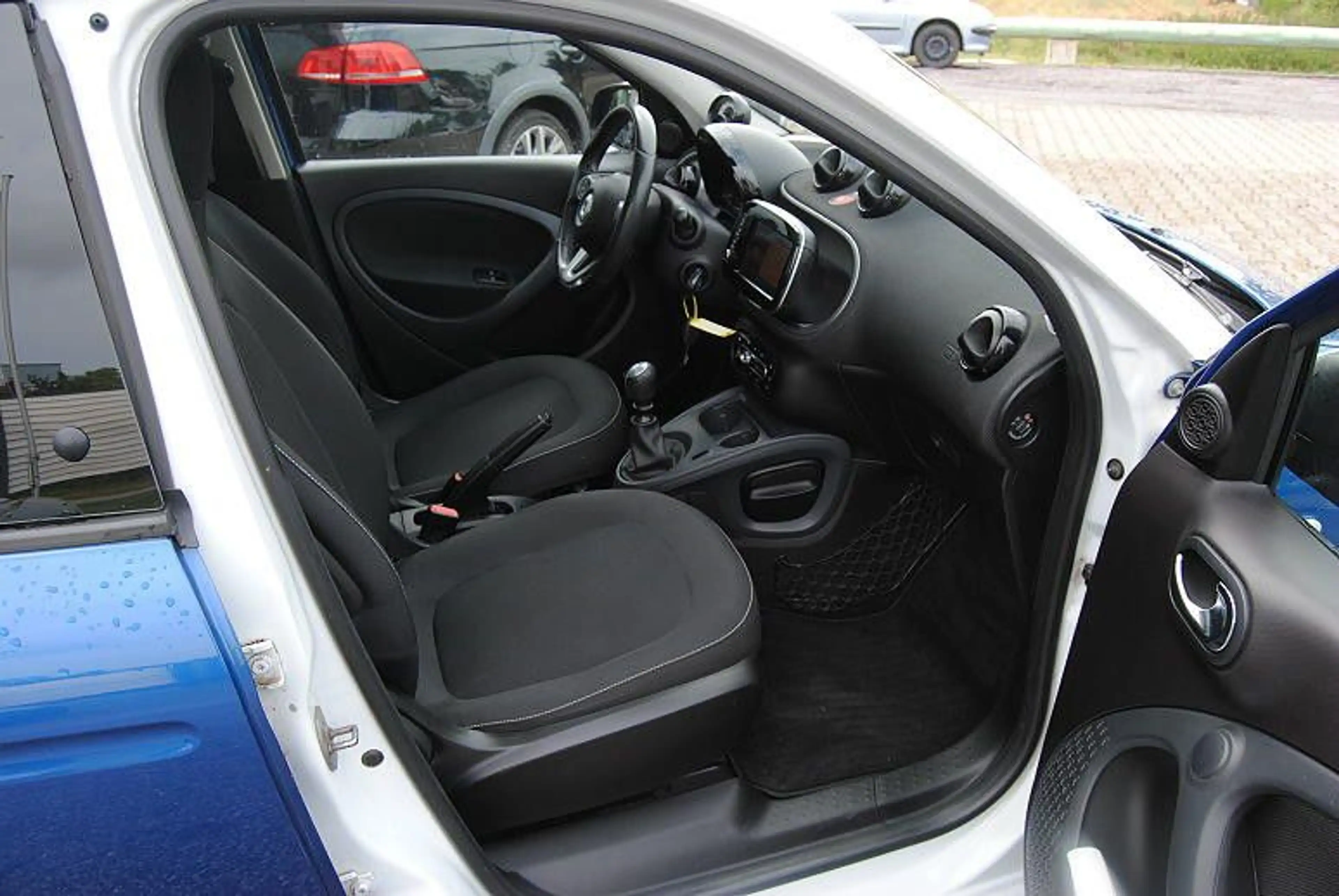 smart forFour 0.9 66kW passion.LED.Navi.Pano.PDC — photo 5