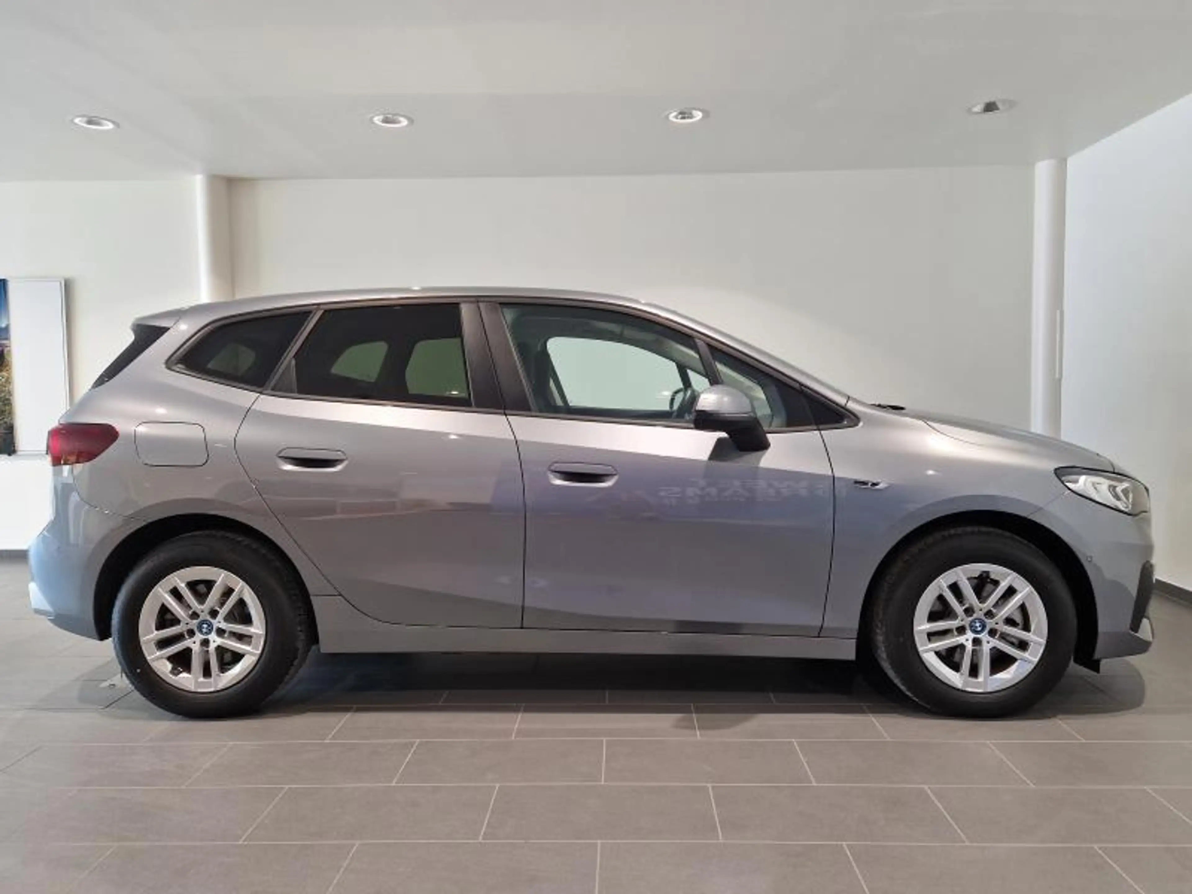 BMW 225 xDrive Active Tourer — photo 3