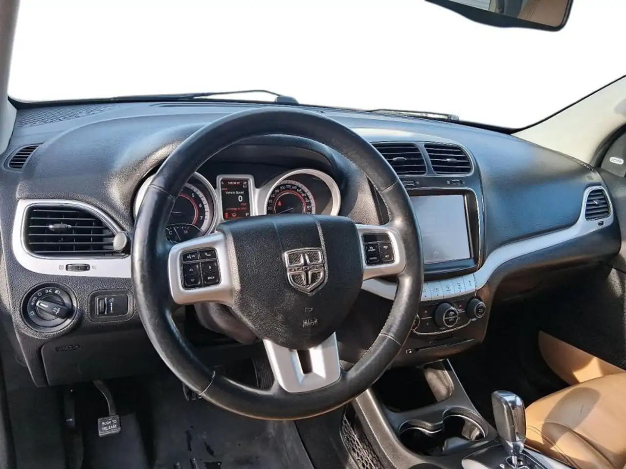 Dodge Journey снимка Dodge Journey