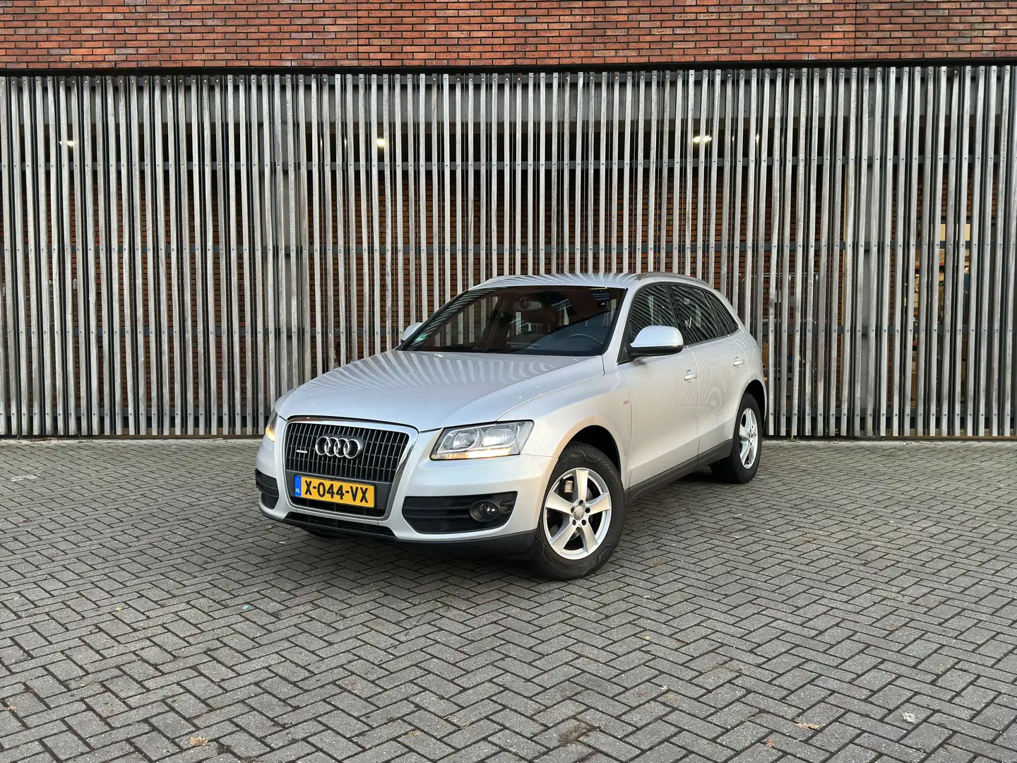 Audi Q5 BTW Auto , Q5 2.0 TFSI quattro Youngtimer Zilver - 2