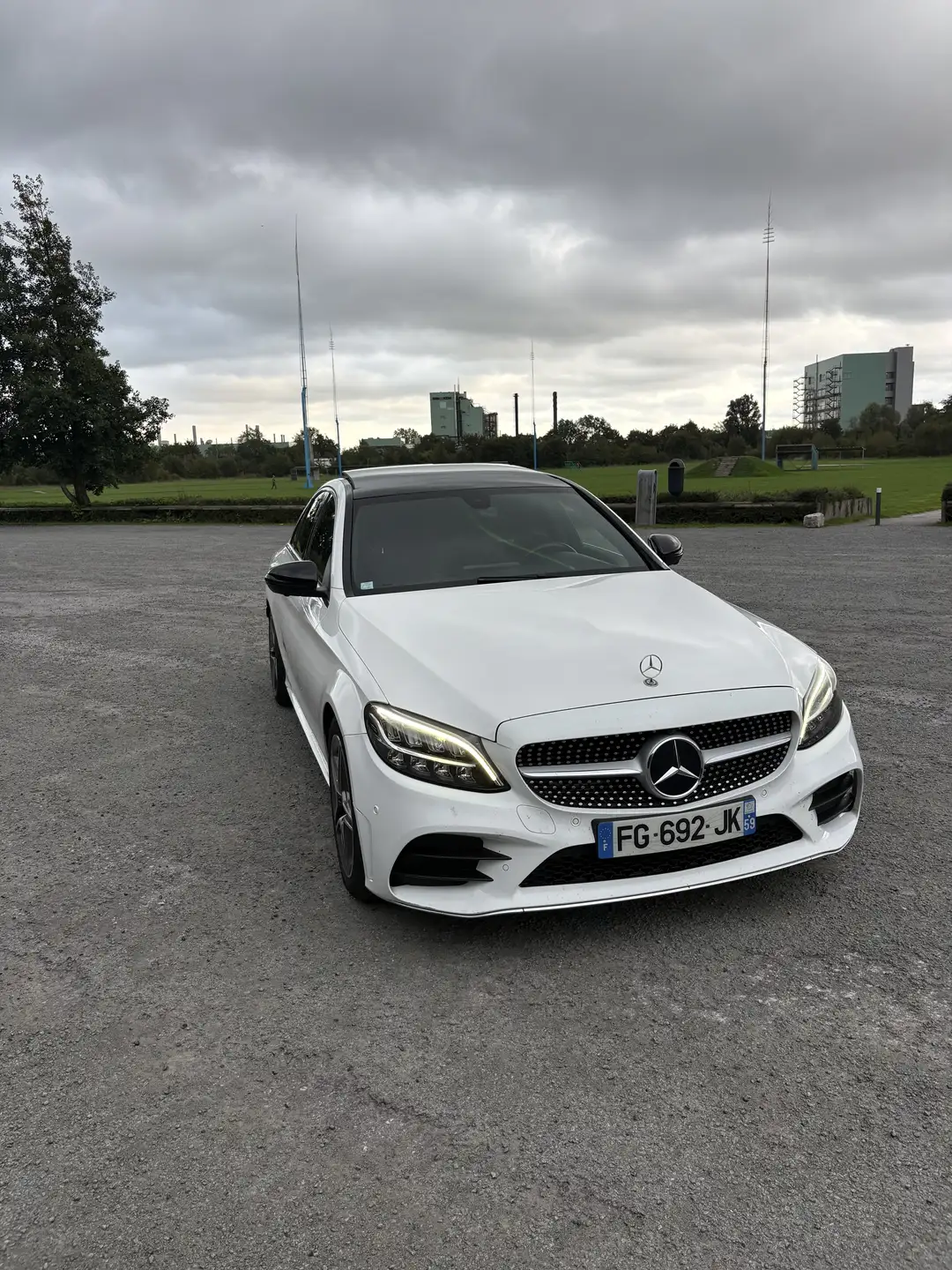 벤츠 C-클래스 C 200 2019 화이트 사진 2