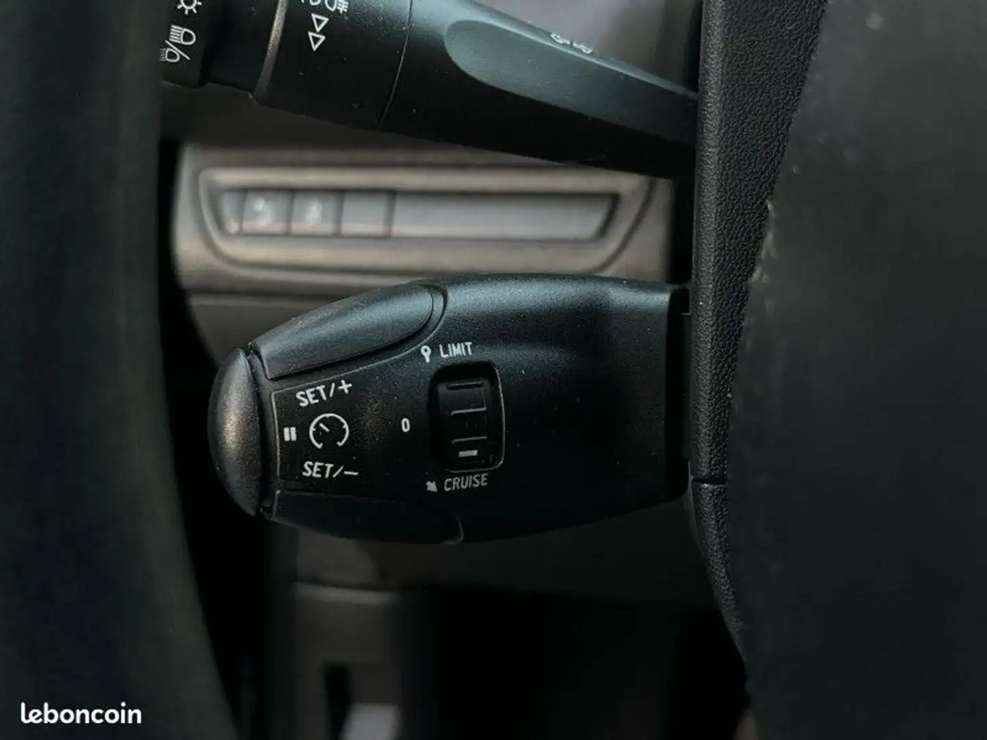 Peugeot 208 1.2 PURETECH 82CH ACTIVE 5P Bleu - 2