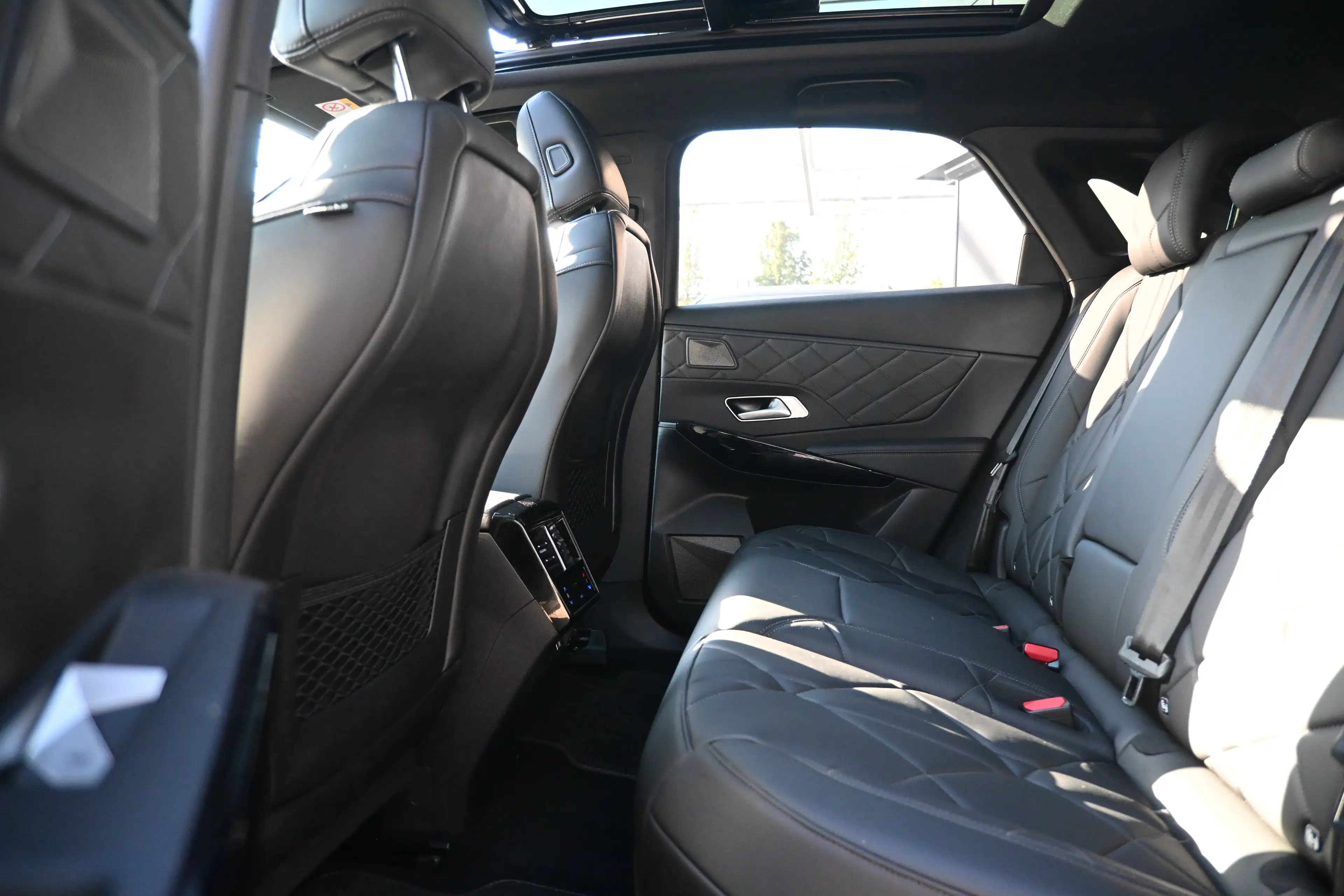 DS Automobiles DS 7 1.6 PHEV 300 4x4 Pallas | Schuif-/Kanteldak | Vol- — photo 7