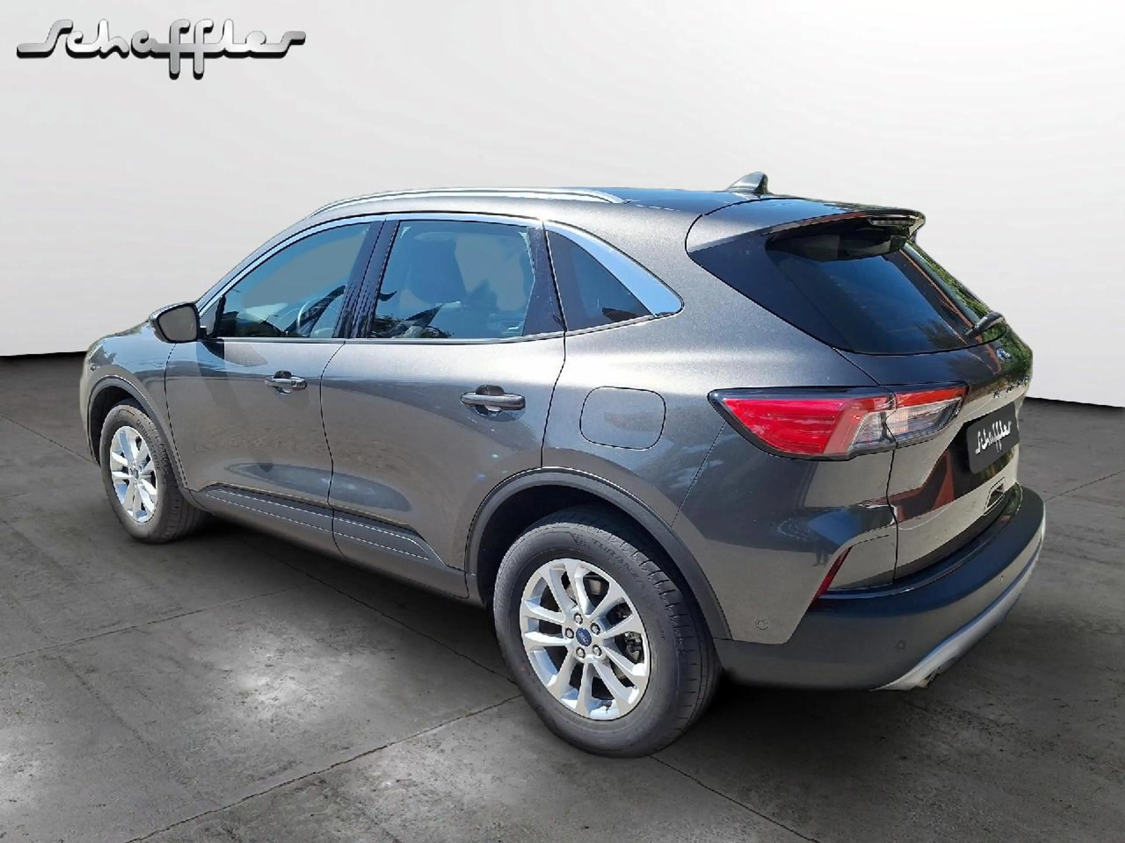 Ford Kuga Hybrid Titanium — photo 4