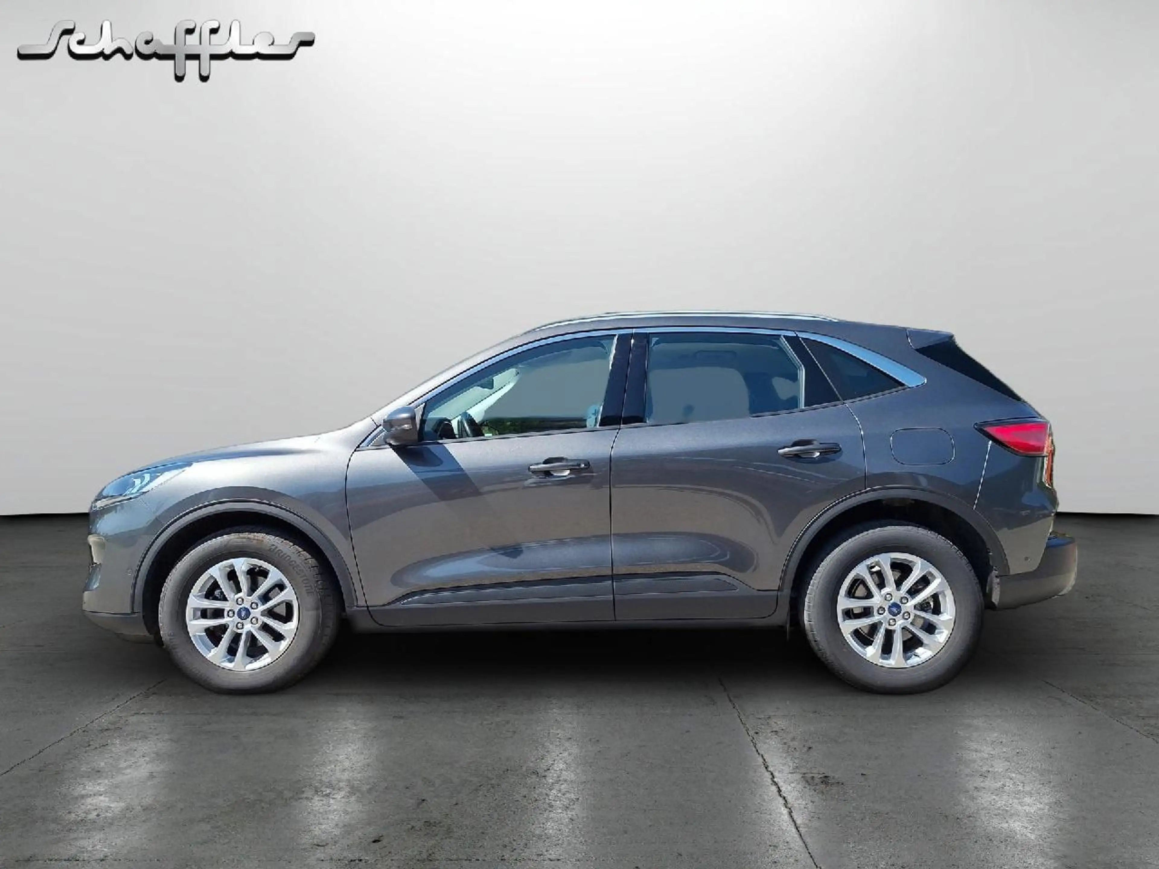 Ford Kuga Hybrid Titanium — photo 3