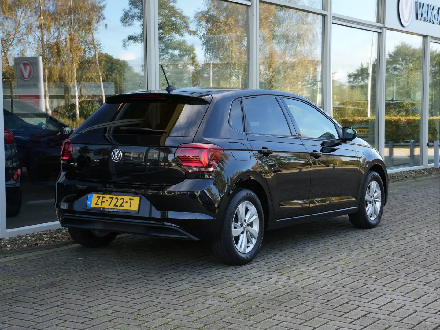 Volkswagen Polo 1.0 TSI Comfortline | Navigatie | PDC | Adaptive C Zwart - 2