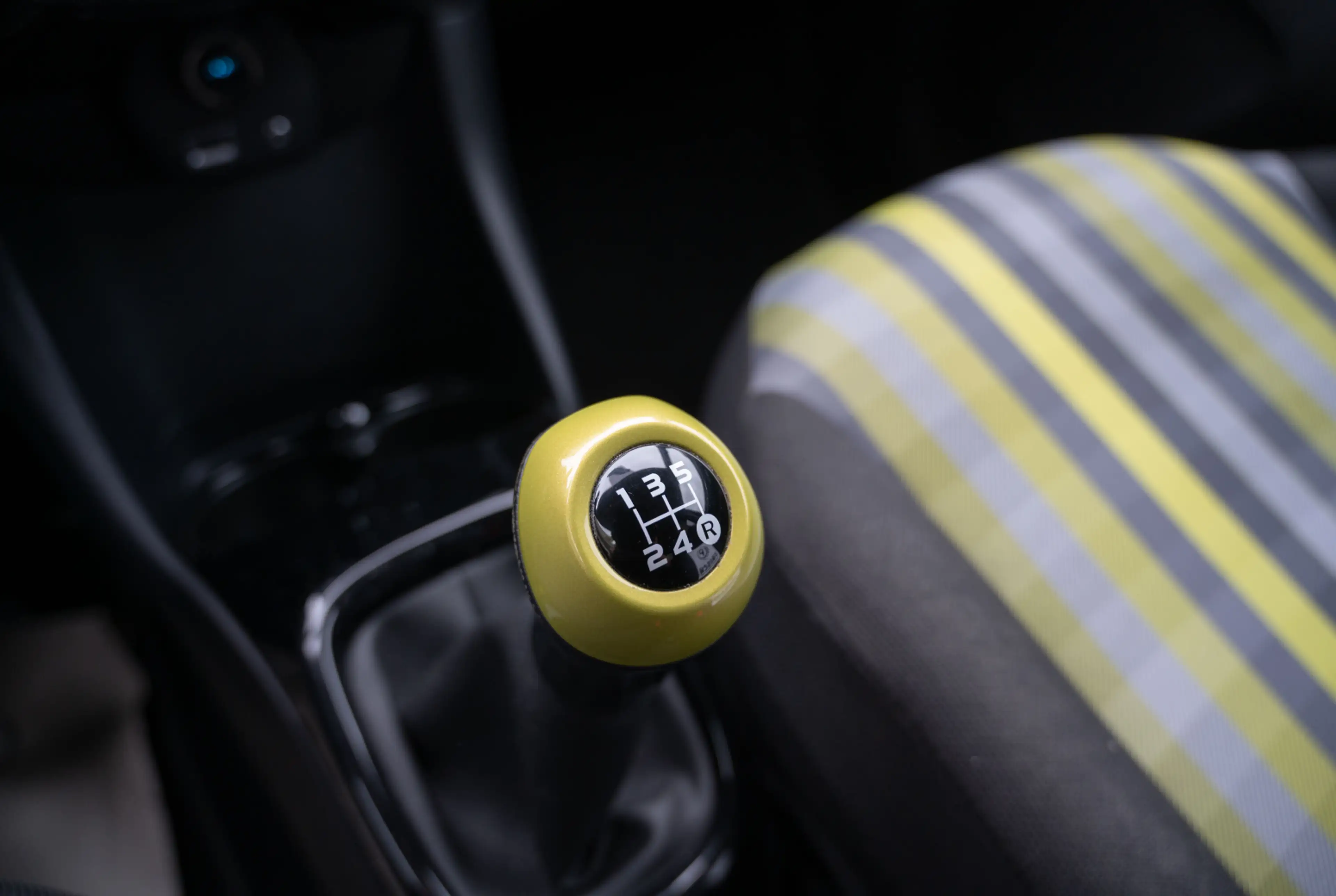 Peugeot 108 TOP Collection 1.0 VTi *SITZHEIZUNG*LOOK-PAKET*DAB+* *INVENTUR-SALE* — photo 9
