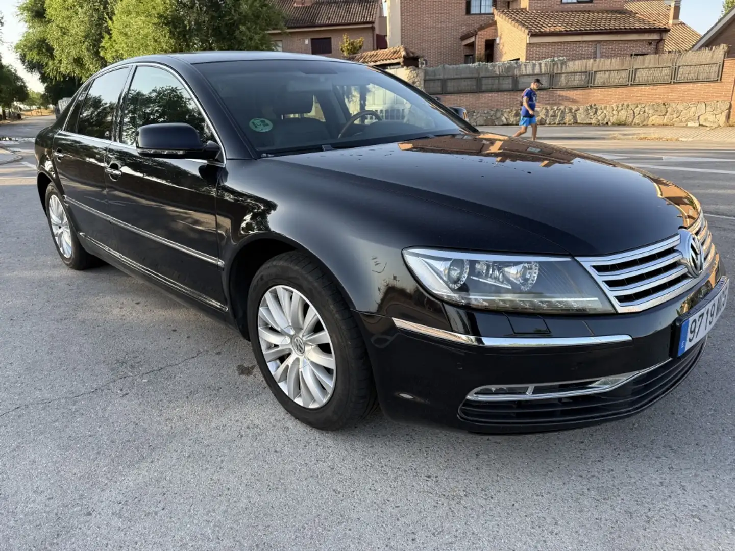 Volkswagen Phaeton 3.6 V6 4Motion Tiptronic Black - 2