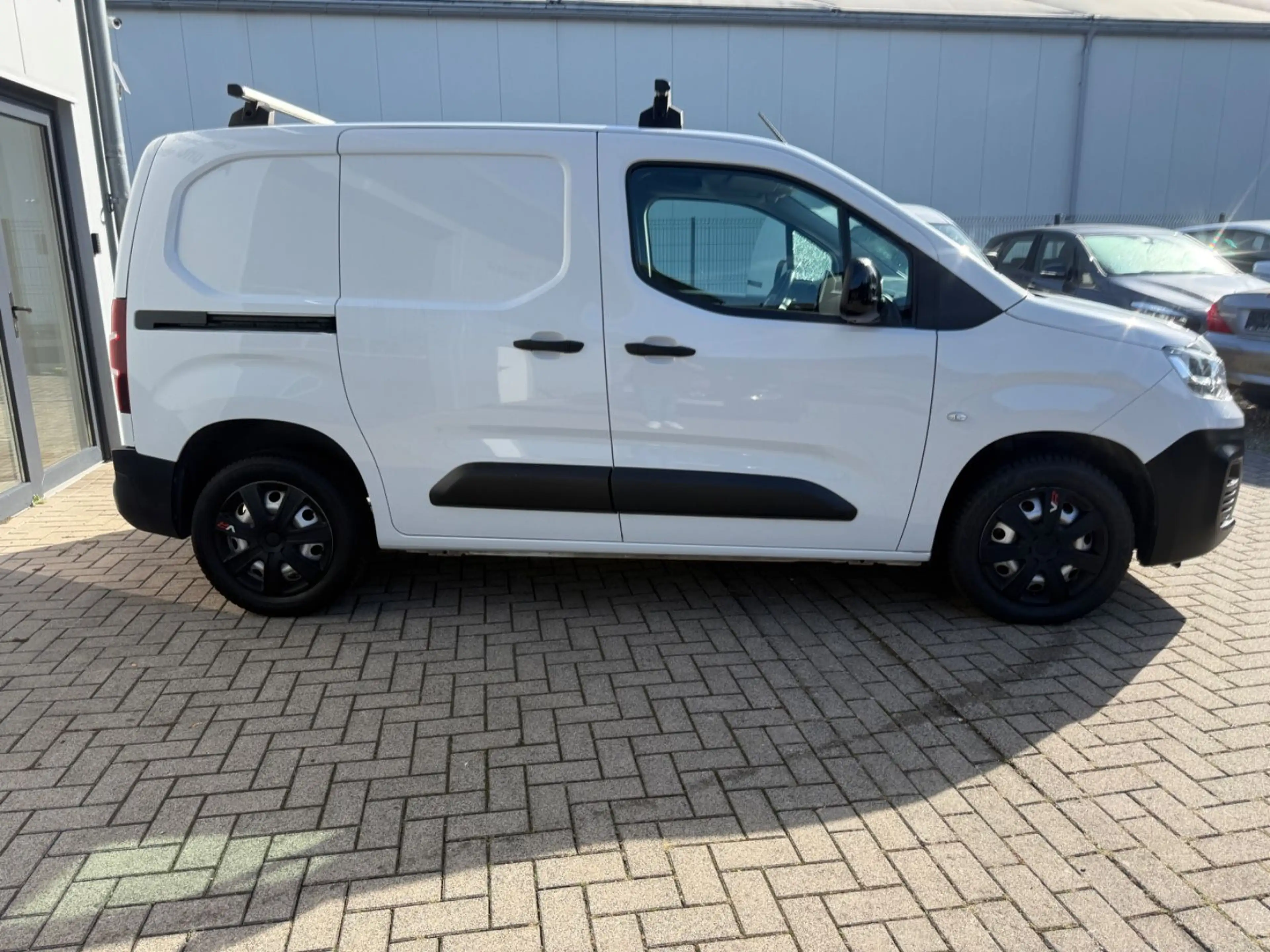 Fiat Doblo Kastenwagen L1*PDC*NAVI*AUTOMATIK*MWST — photo 4