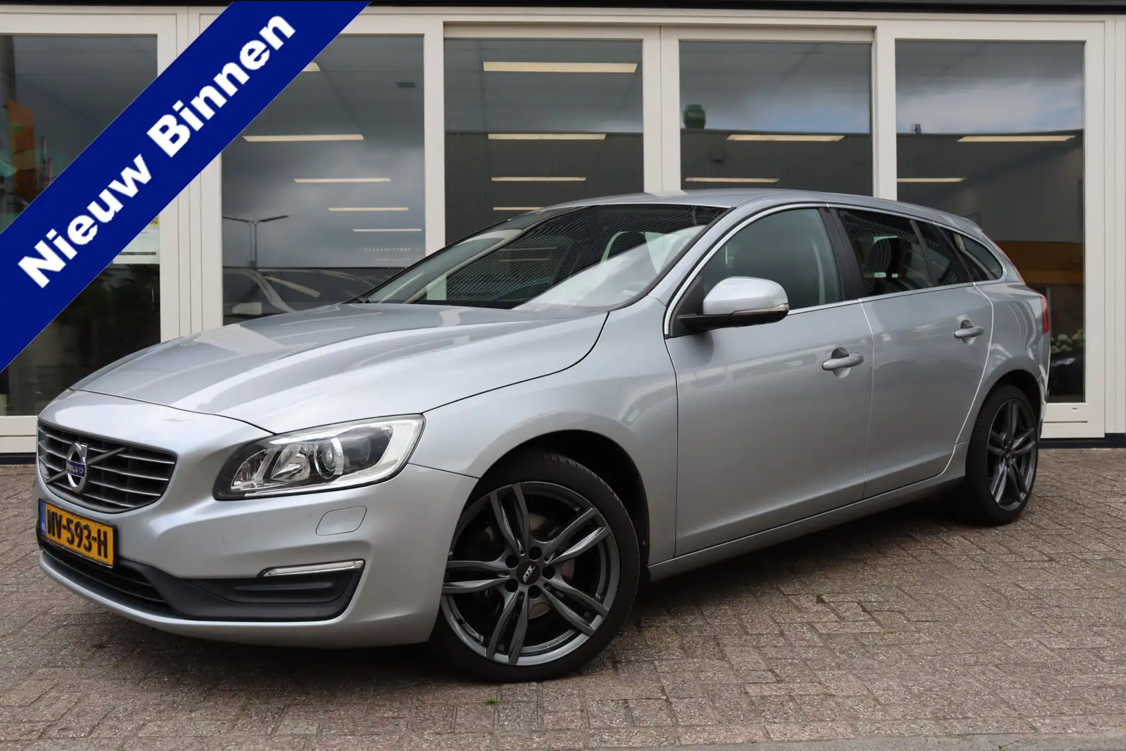 Volvo V60 2.0 D3 150 Pk Nordic+, Airco, Cruise Control, Stoe Gris - 1