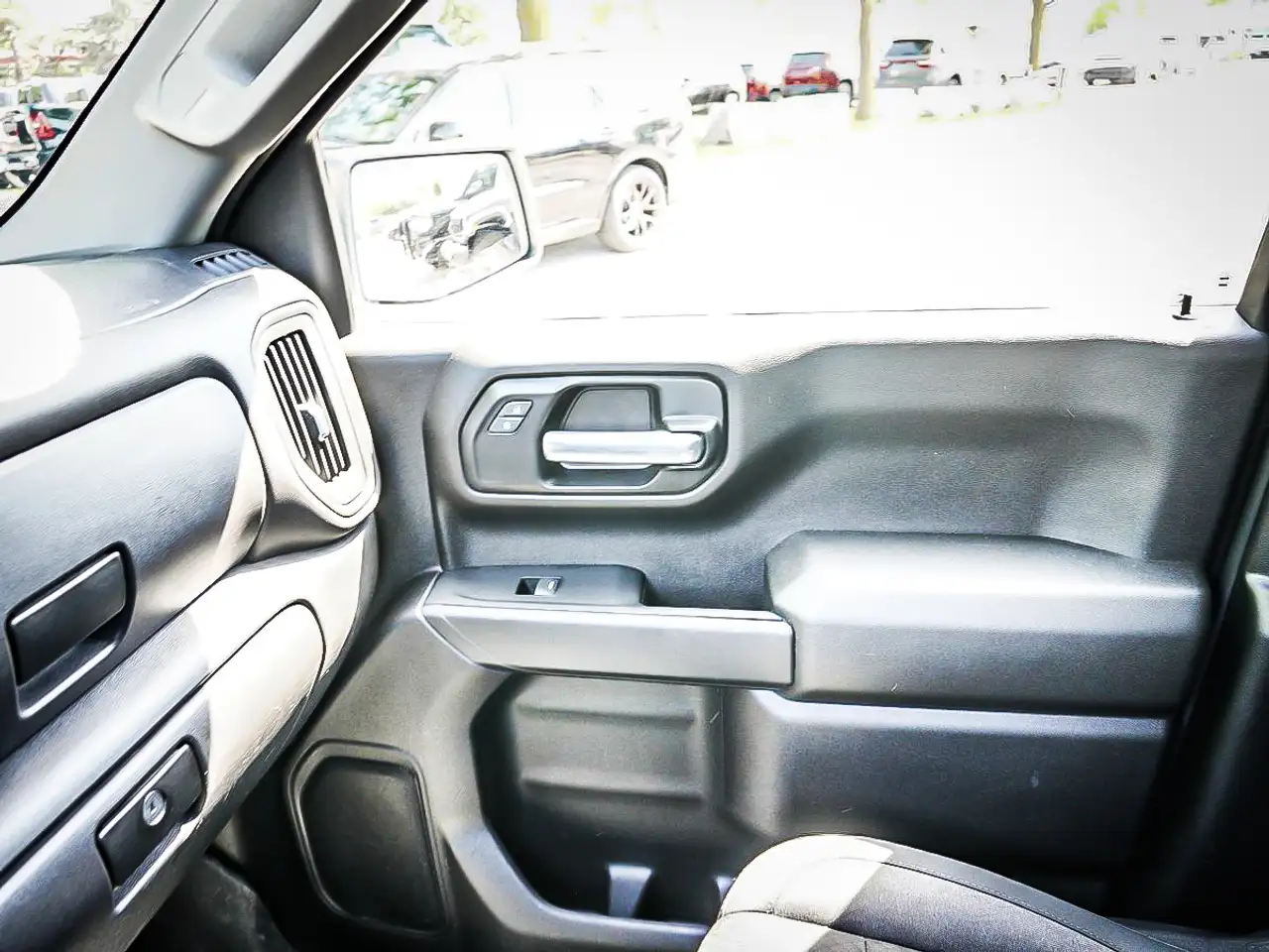 Chevrolet Silverado 1500 снимка Chevrolet Silverado 1500