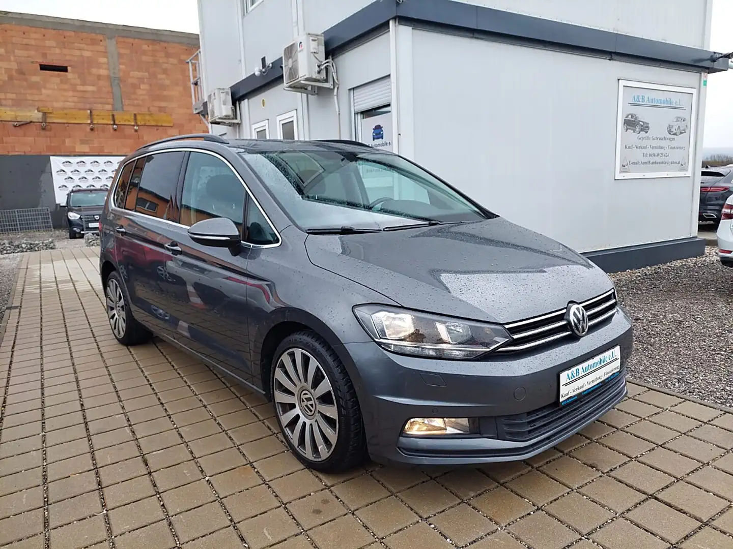 Volkswagen Touran Comfortline 2,0 BMT TDI DSG Erster Besitz Grau - 1