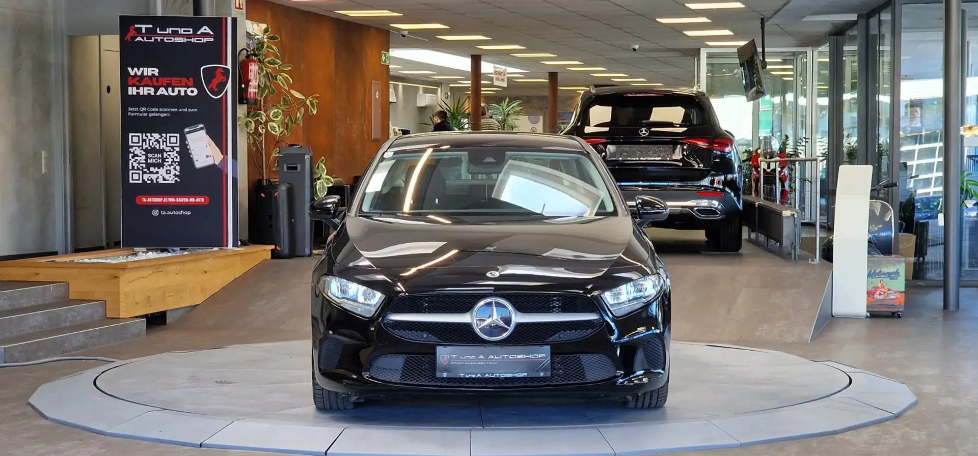 Mercedes-Benz A 180 d Limousine Aut. *Apple Carplay*17Zoll*Sitzheizung Schwarz - 2