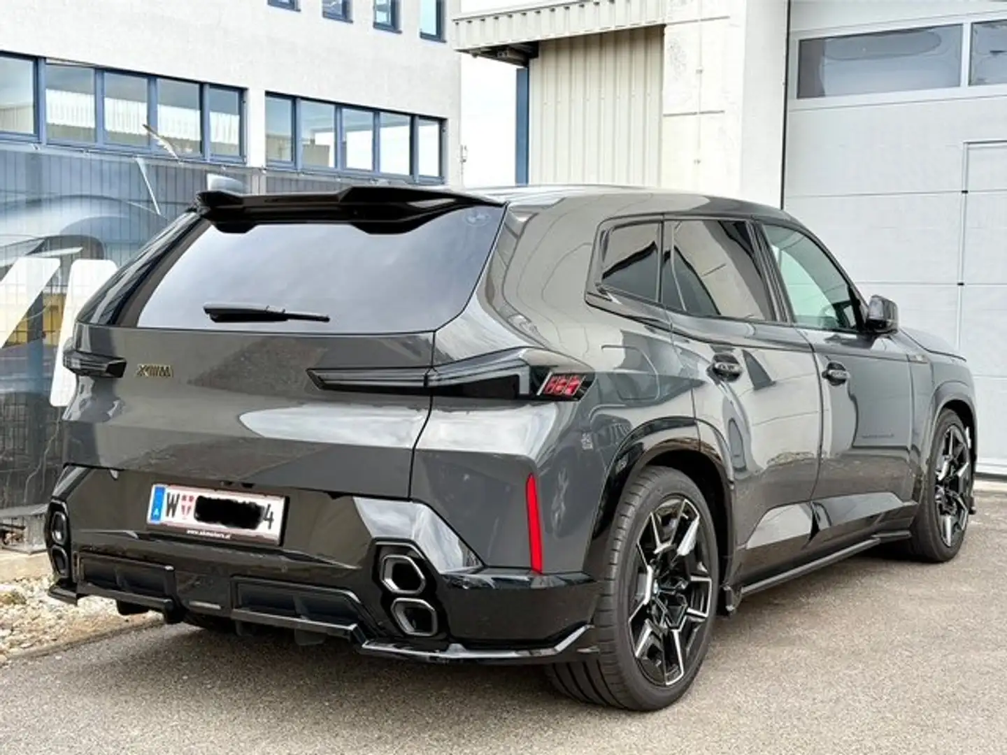 BMW XM XM V8 29,4kWh Aut. Grau - 2