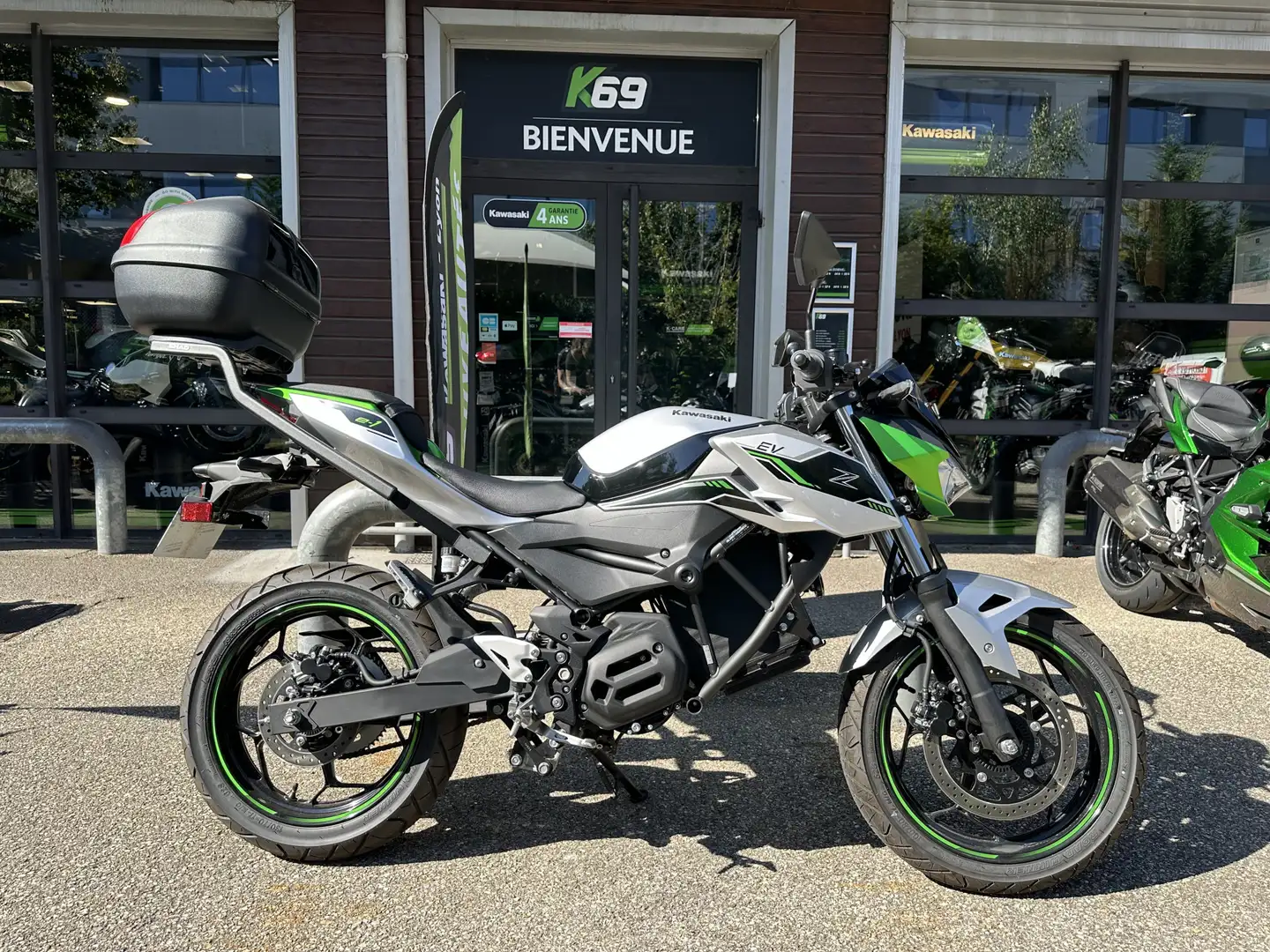 Kawasaki Weiß - 1