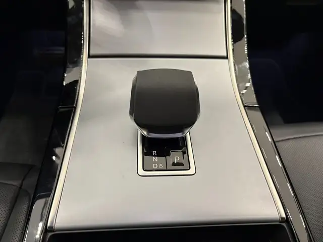 Land Rover Range Rover Evoque view 9