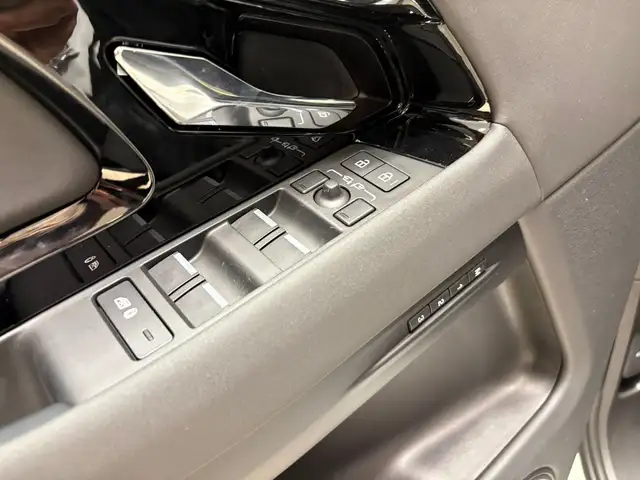 Land Rover Range Rover Evoque view 14