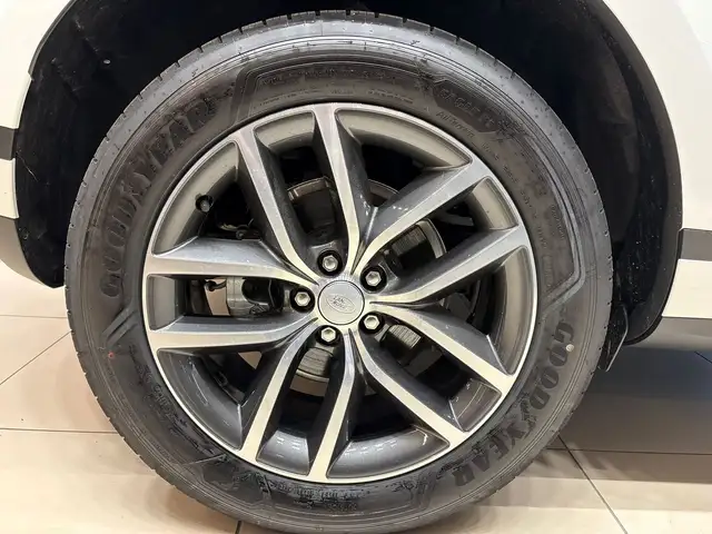 Land Rover Range Rover Evoque view 11