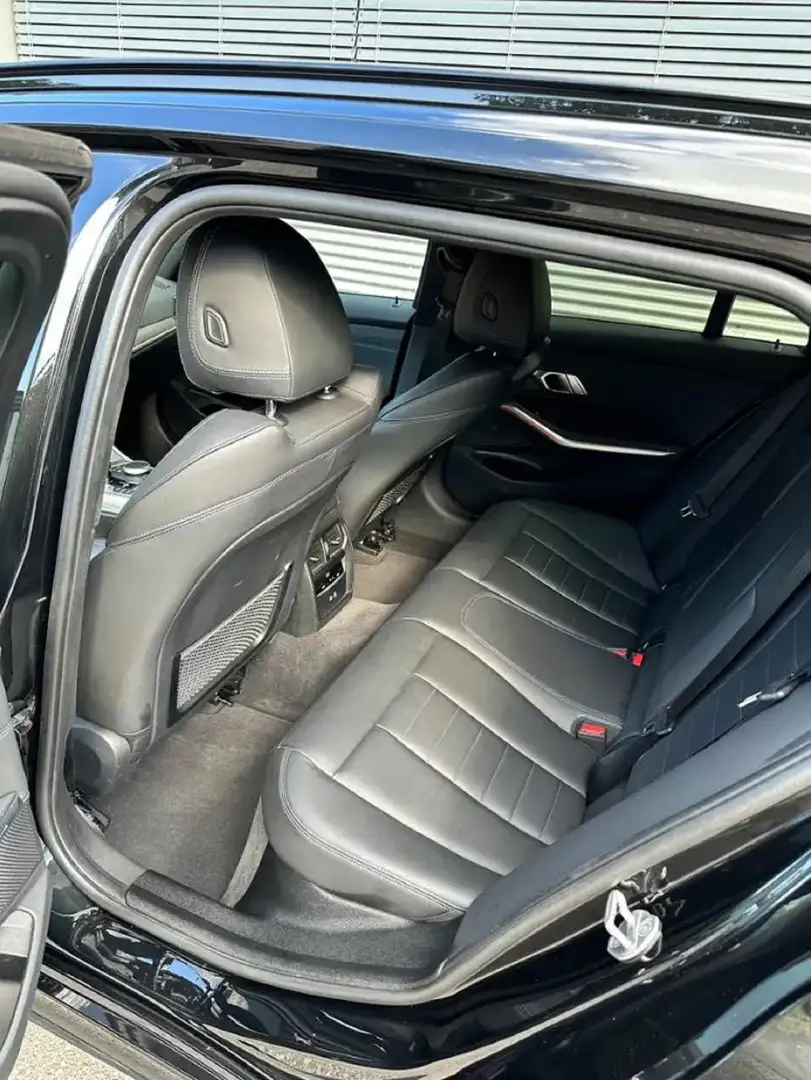 BMW 320 Touring 320d Schwarz - 2