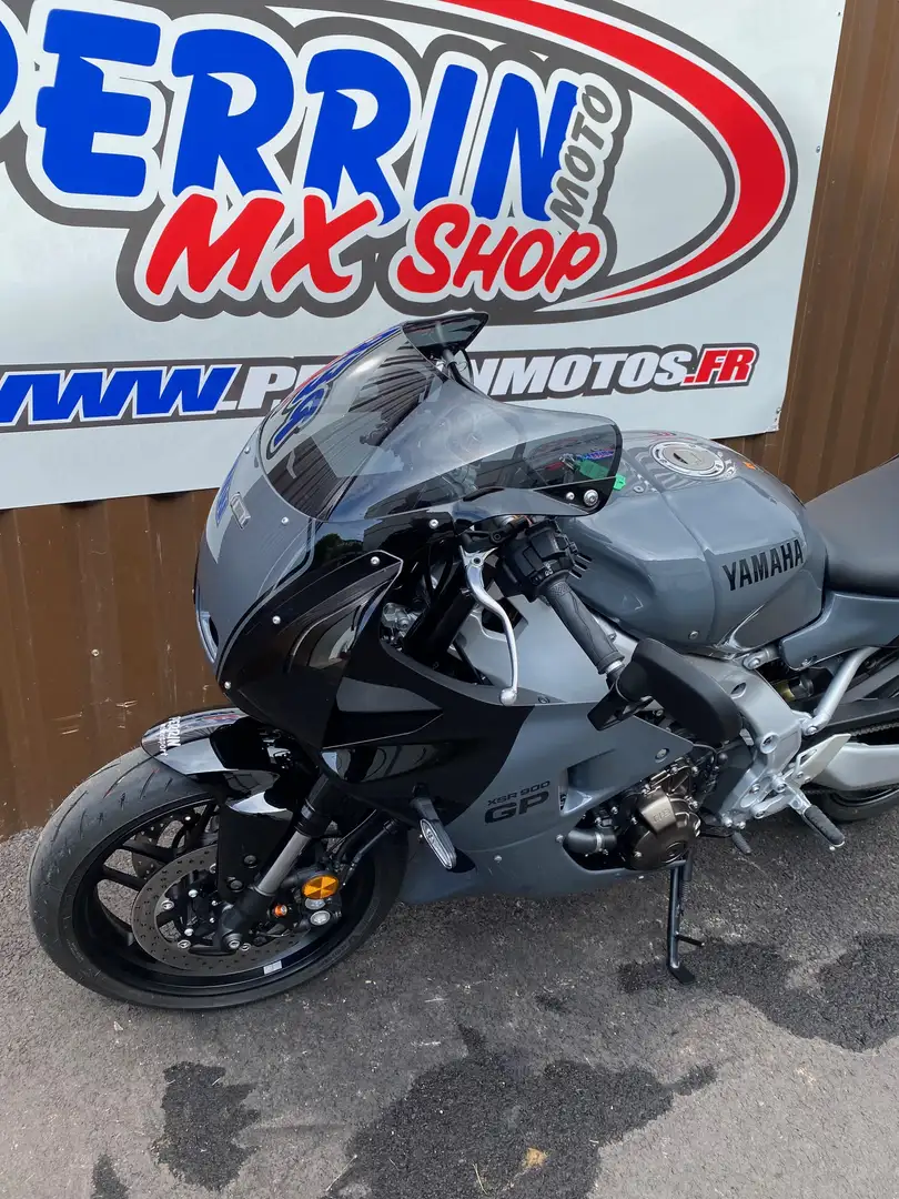 Yamaha XSR 900 Gris - 2