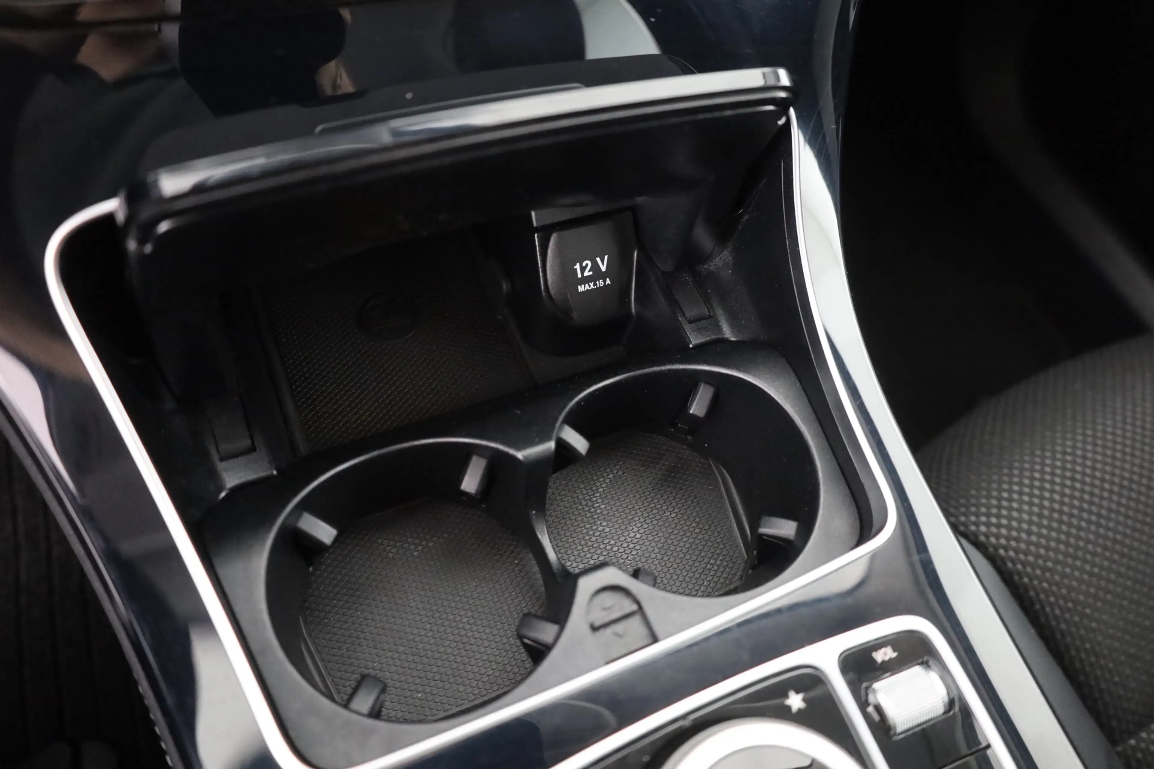 Mercedes-Benz GLC 250 GLC 250d 4Matic LED Navi 360° ACC Standheizung — photo 13