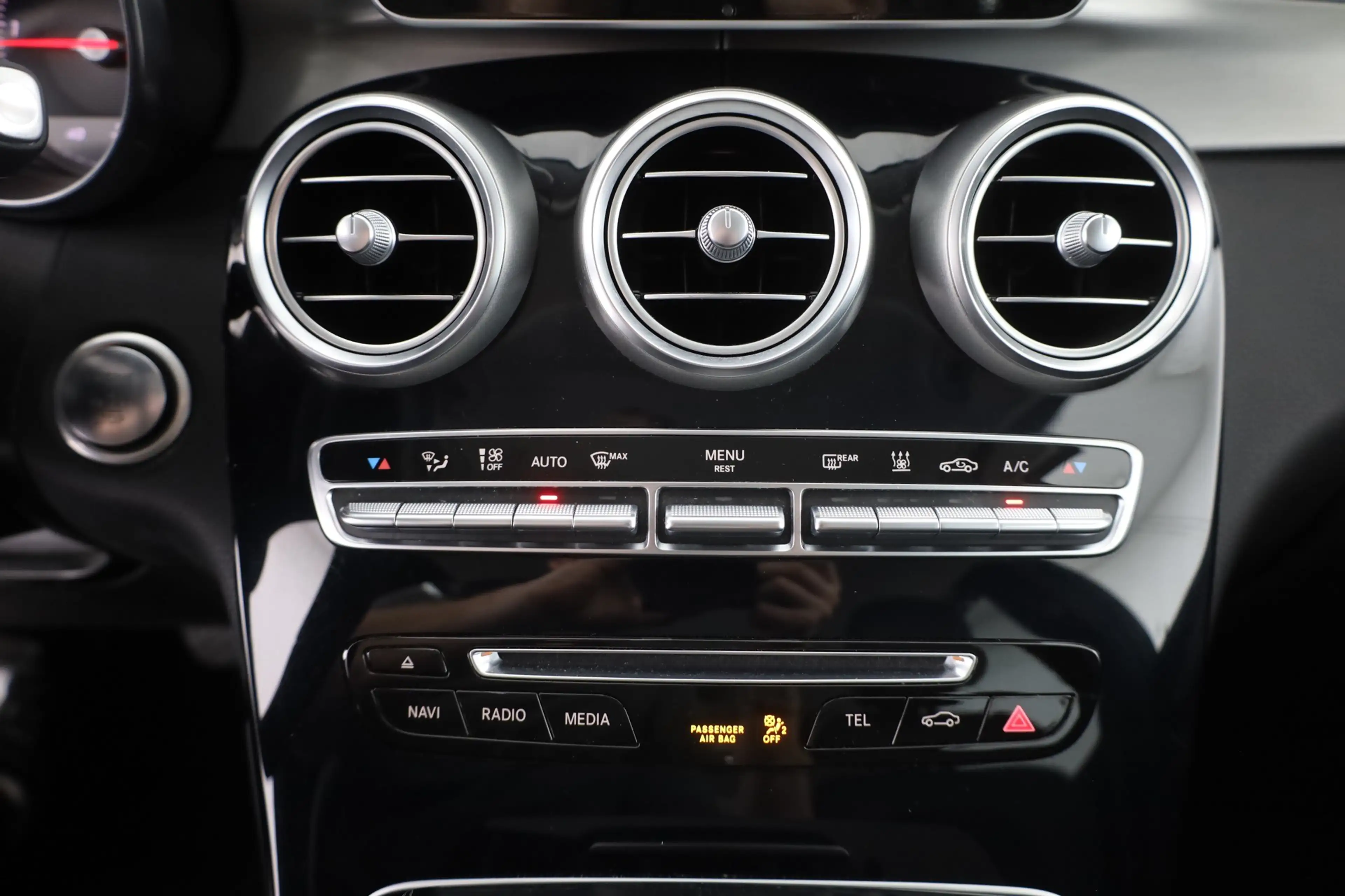 Mercedes-Benz GLC 250 GLC 250d 4Matic LED Navi 360° ACC Standheizung — photo 12