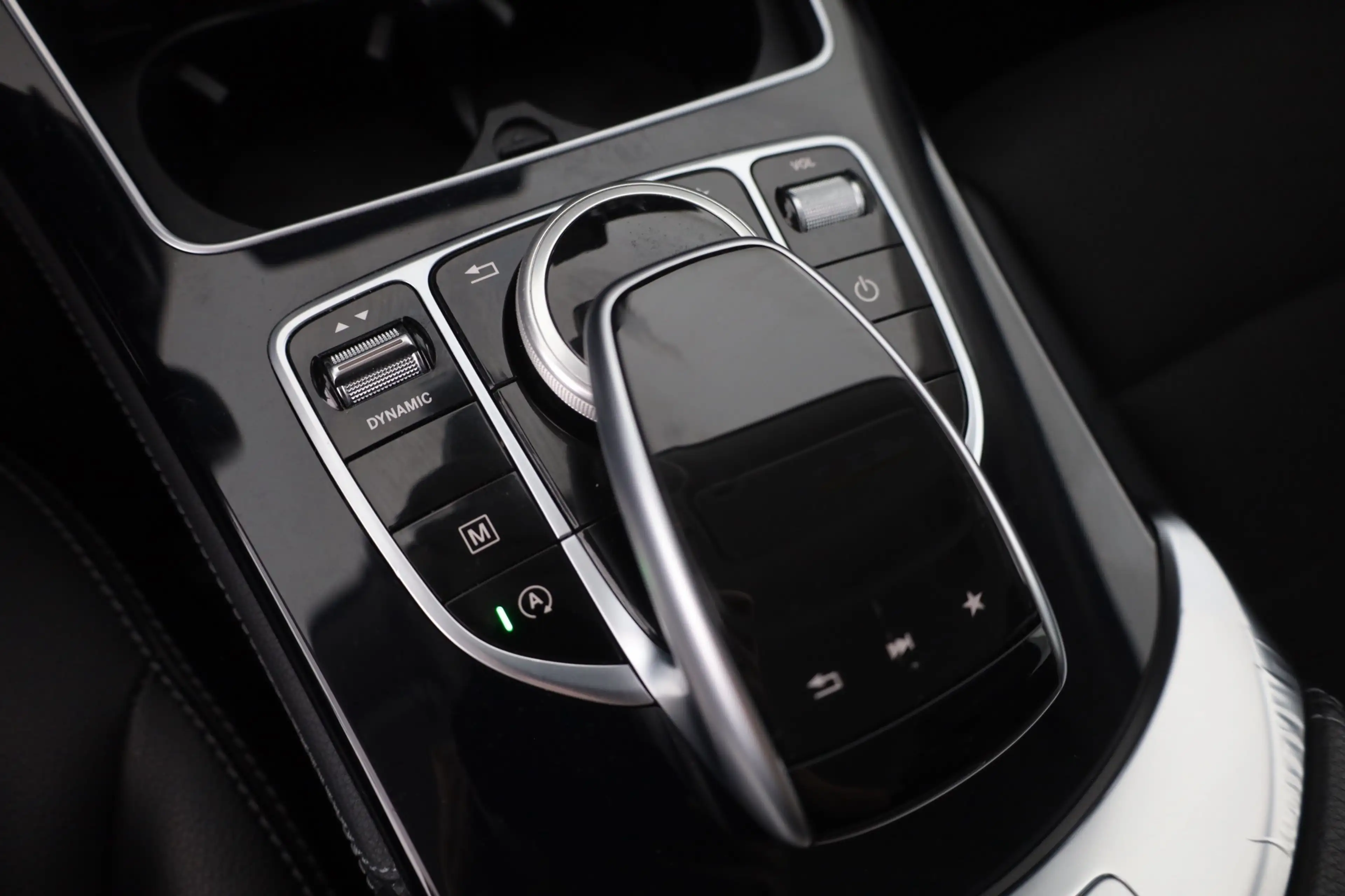 Mercedes-Benz GLC 250 GLC 250d 4Matic LED Navi 360° ACC Standheizung — photo 14